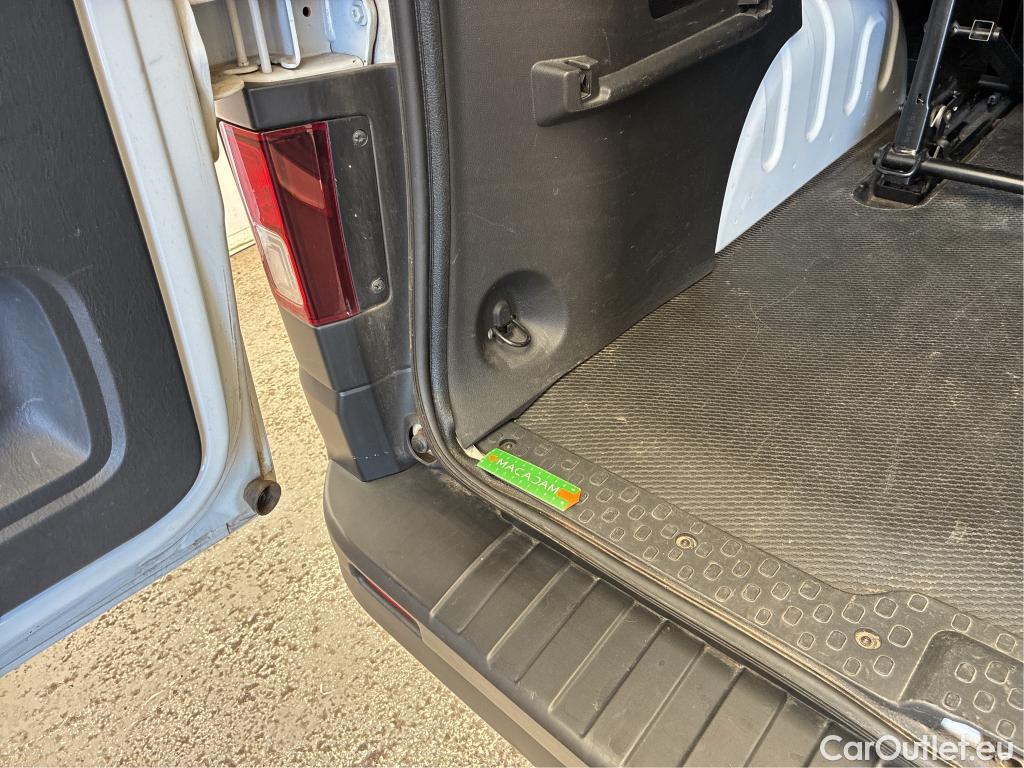  Renault  Trafic  4p Combi Life L1 dCi 95 Stop & Start #40
