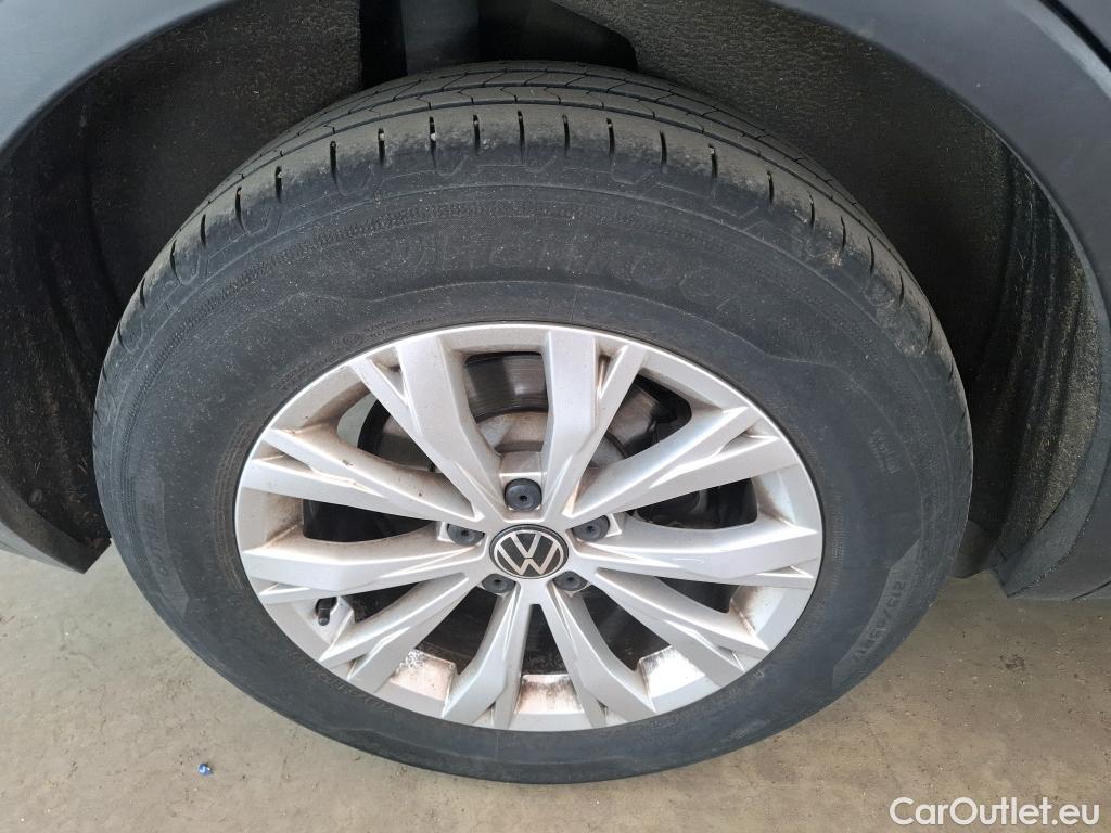  Volkswagen  Tiguan VOLKSWAGEN  / 2020 / 5P / SUV 1.5 TSI 150 DSG7 Life Busines #21