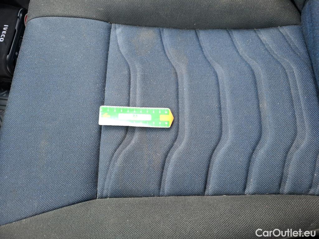  Iveco  Daily IVECO  VU 4p Fourgon 3.0 35C18 V16 H2 4100 TOR #3