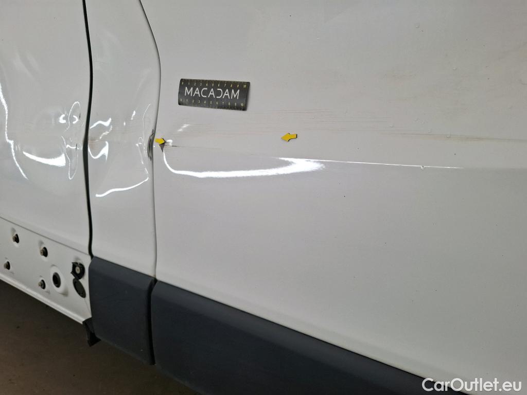  Renault  Trafic RENAULT  VU 4p Fourgon CA CF L2H1 1200 dCi 95 E6 #32