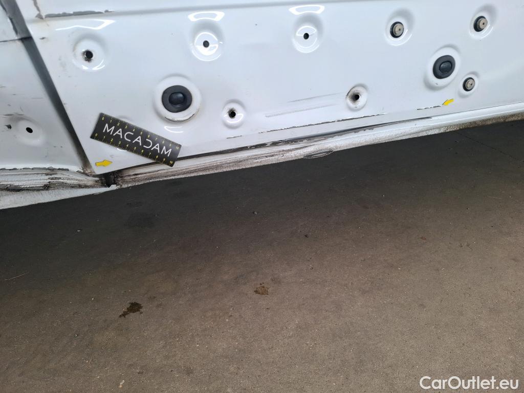  Renault  Trafic RENAULT  VU 4p Fourgon CA CF L2H1 1200 dCi 95 E6 #34