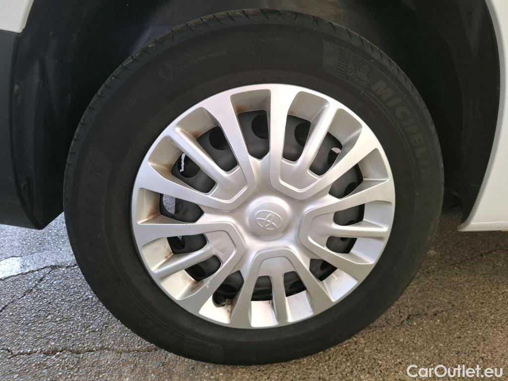  Toyota  Proace TOYOTA  City / 2019 / 4P / Fourgonnette 1.5 Medium 100 D-4D Business #31