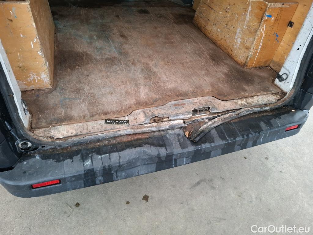  Renault  Trafic RENAULT  VU 4p Fourgon CA CF L2H1 1200 dCi 95 E6 #66