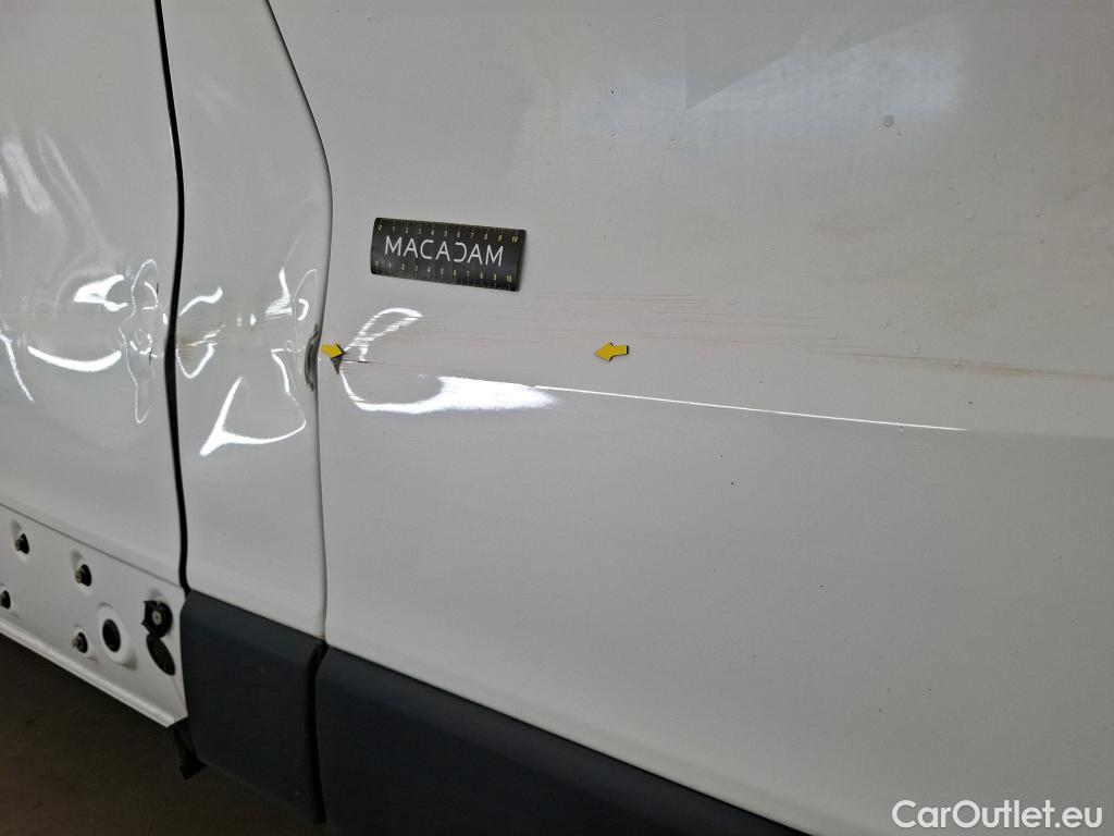  Renault  Trafic RENAULT  VU 4p Fourgon CA CF L2H1 1200 dCi 95 E6 #31