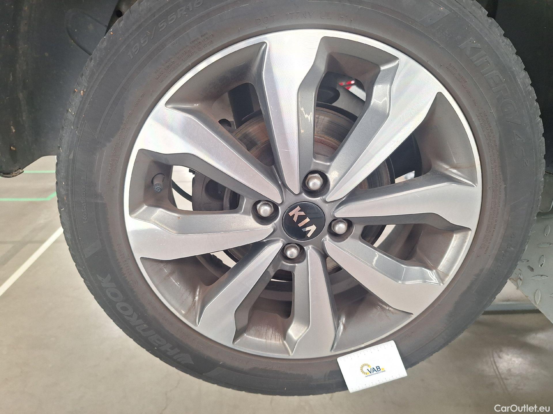  KIA  STONIC Kia,  FL'20, KIA  1.2 Must 5d #31