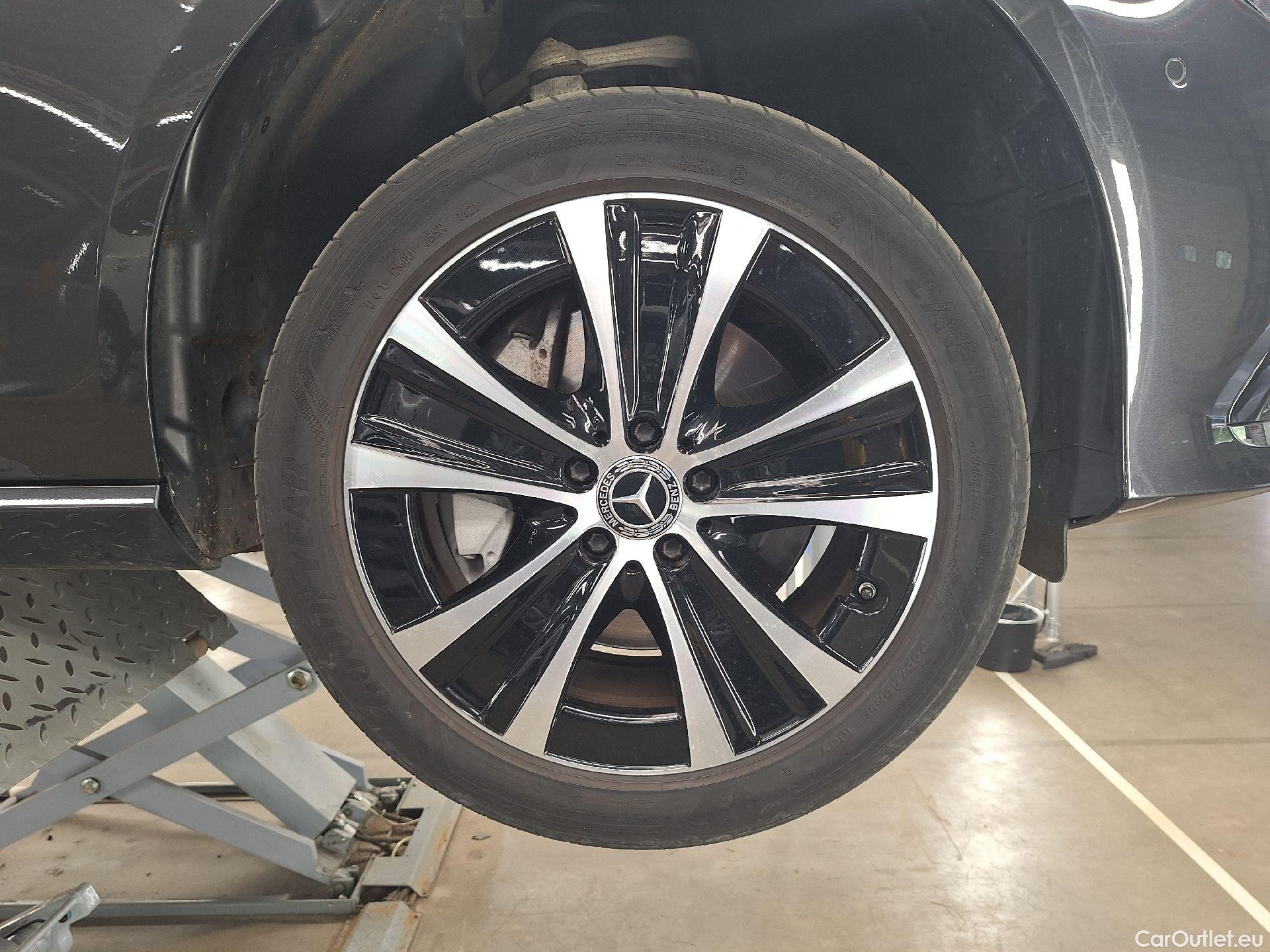  Mercedes  E-Klasse Mercedes, E-Class Break FL'20, E Break 300 e 225kW Bus.So.Aut #23