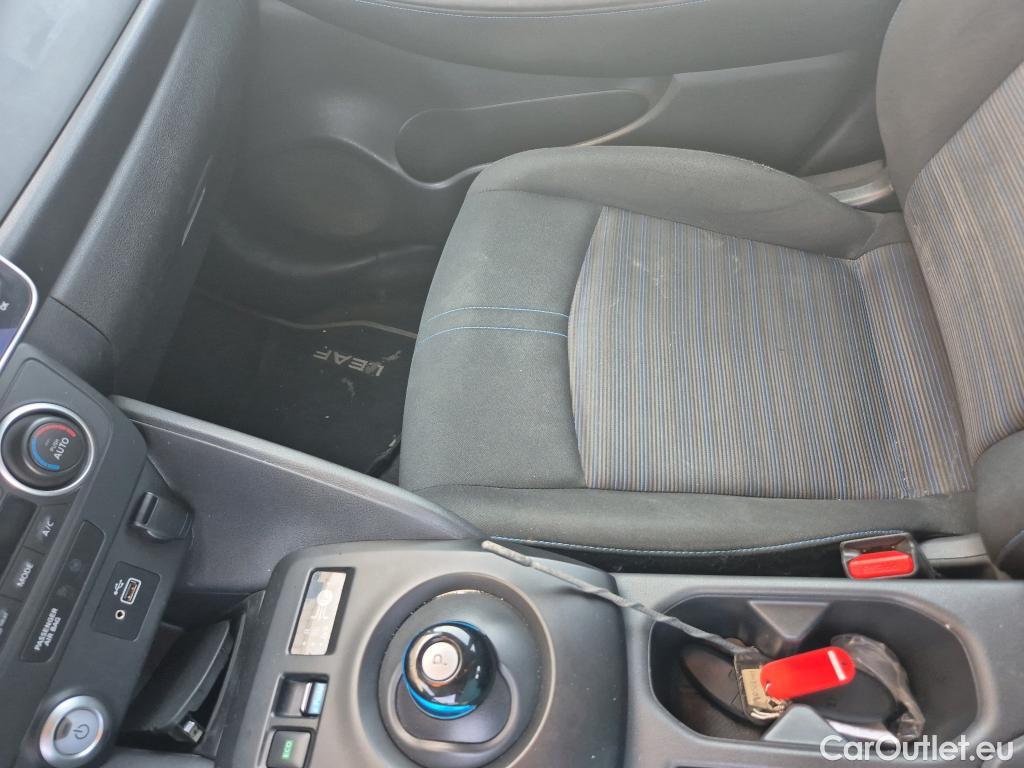  Nissan  Leaf NISSAN  / 2017 / 5P / berlina con portón 40kWh Acenta #13