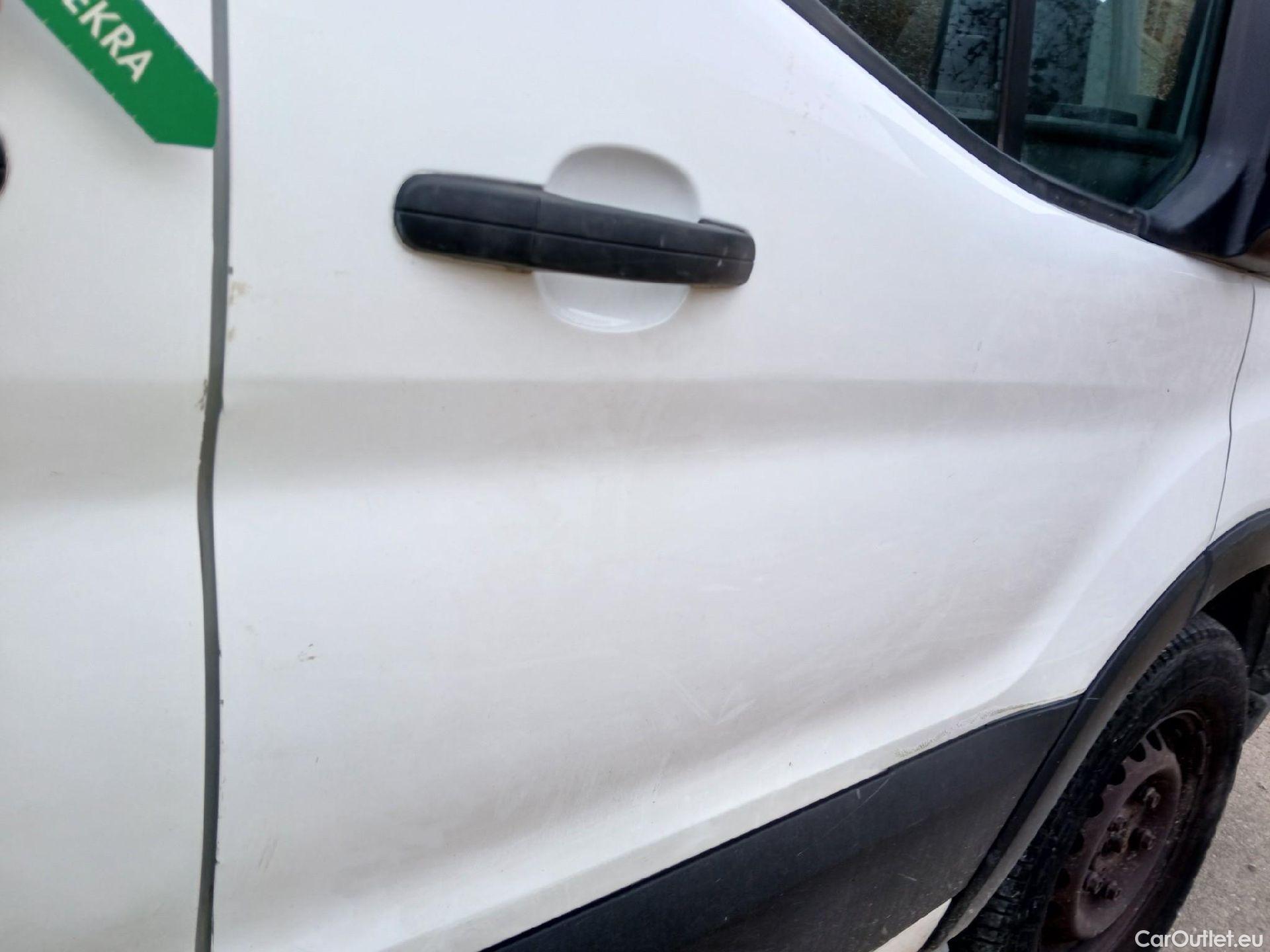  Ford  Transit FORD  / 2013 / 4P / furgón 350 96kW L3H2 Van Trend FWD #82