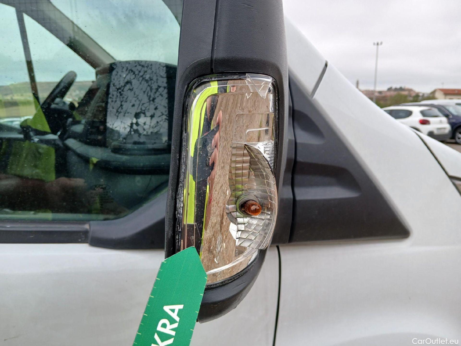  Ford  Transit FORD  / 2013 / 4P / furgón 350 96kW L3H2 Van Trend FWD #89