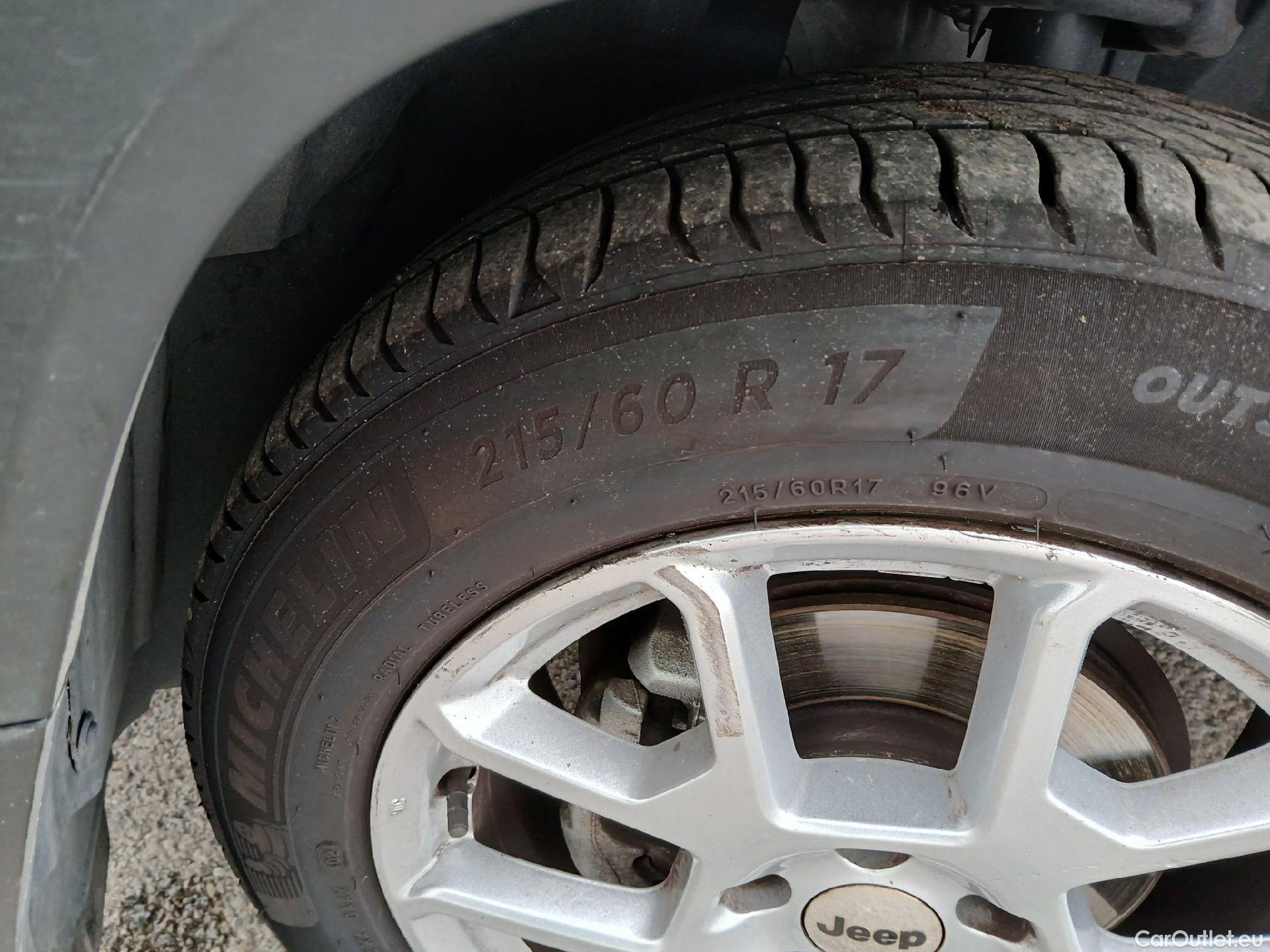  Jeep  Patriot JEEP Renegade / 2014 / 5P / todoterreno Limited 1.0G 88kW (120CV) 4x2 #13