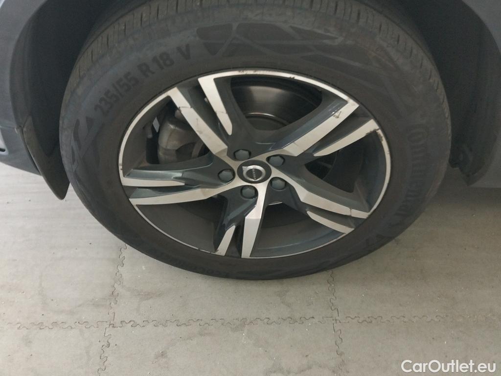  Volvo  XC 40 VOLVO XC40 / 2021 / 5P / todoterreno 2.0 B3 G Plus Dark Auto #4