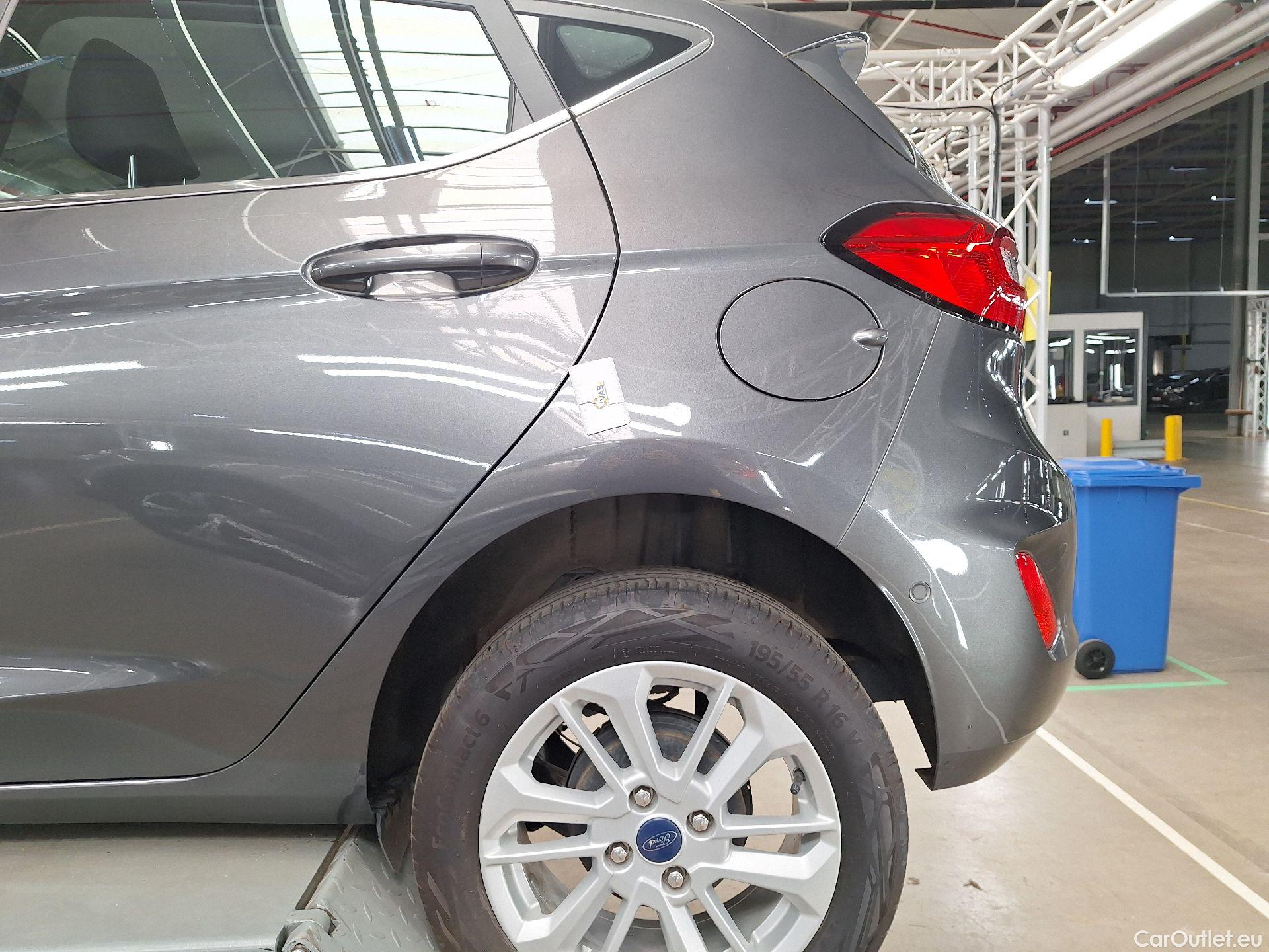  Ford  Fiesta Ford,  '17, Ford  1.0i EcoBoost 70kW Titanium 5d #3