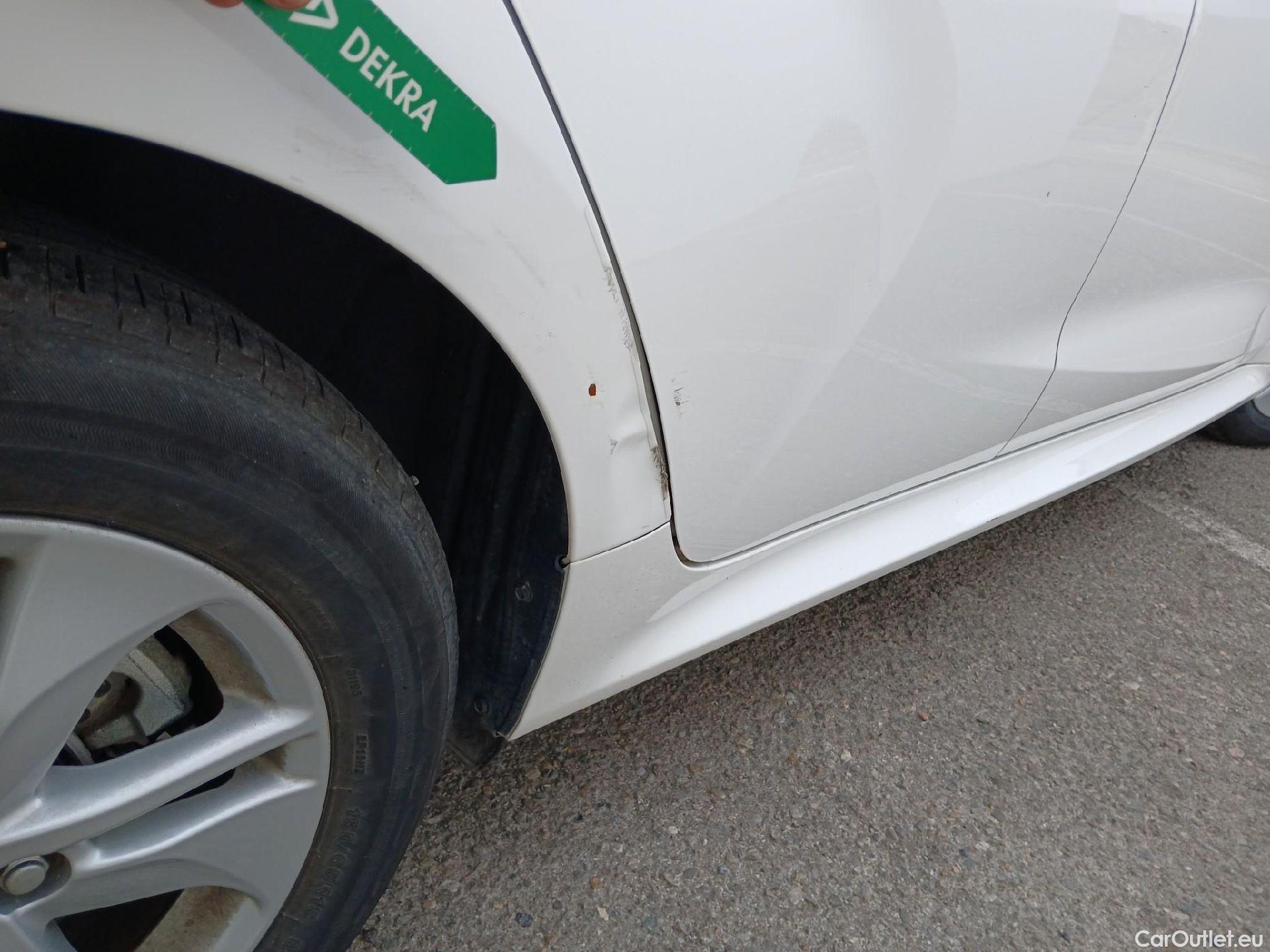  Toyota  Yaris TOYOTA  1.5 120H Business Plus #18