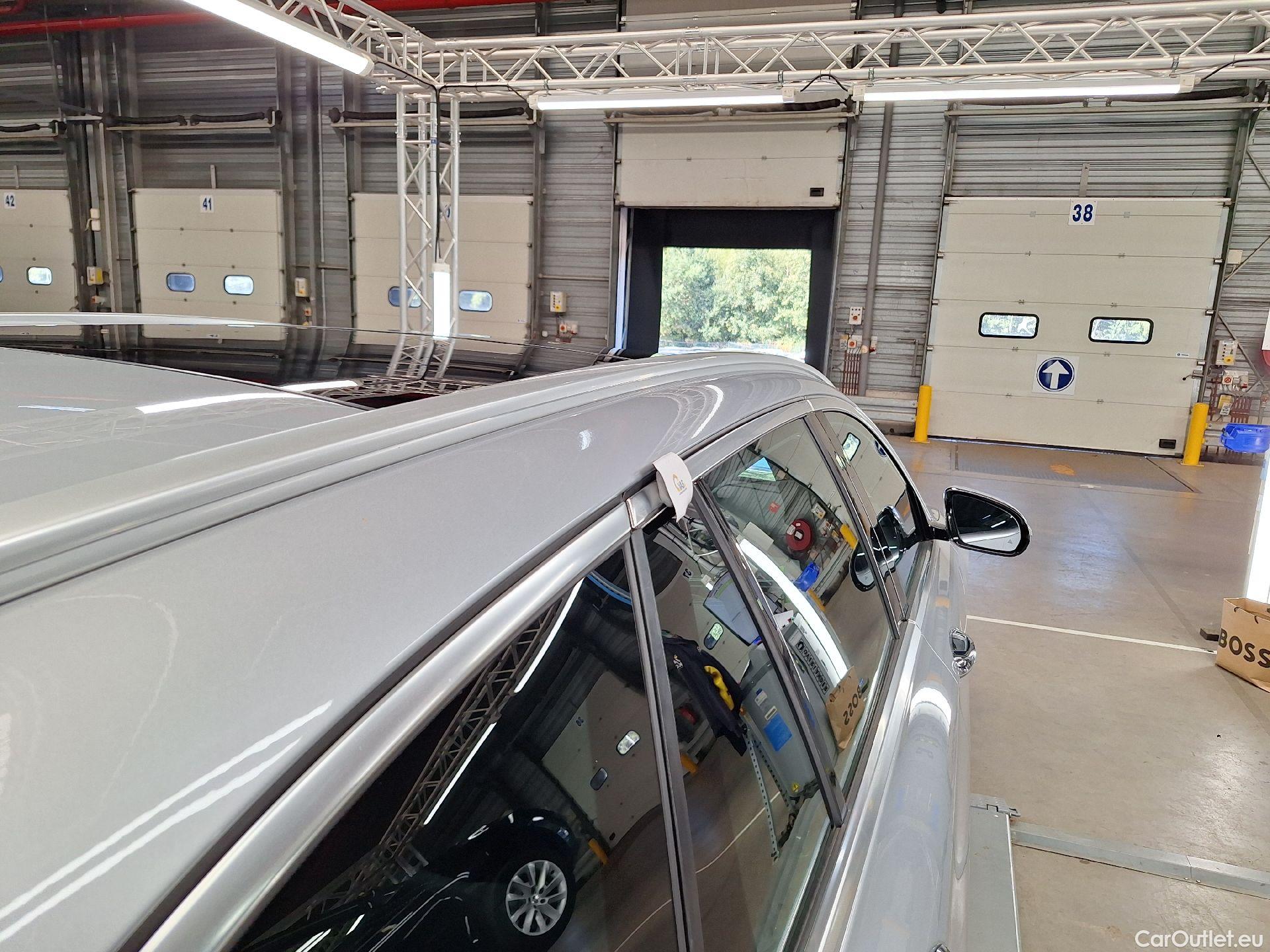  Mercedes  E-Klasse Mercedes, E-Clas Br FL'20 PHEV, E Break 300 e 225kW Bus.So.Aut #7