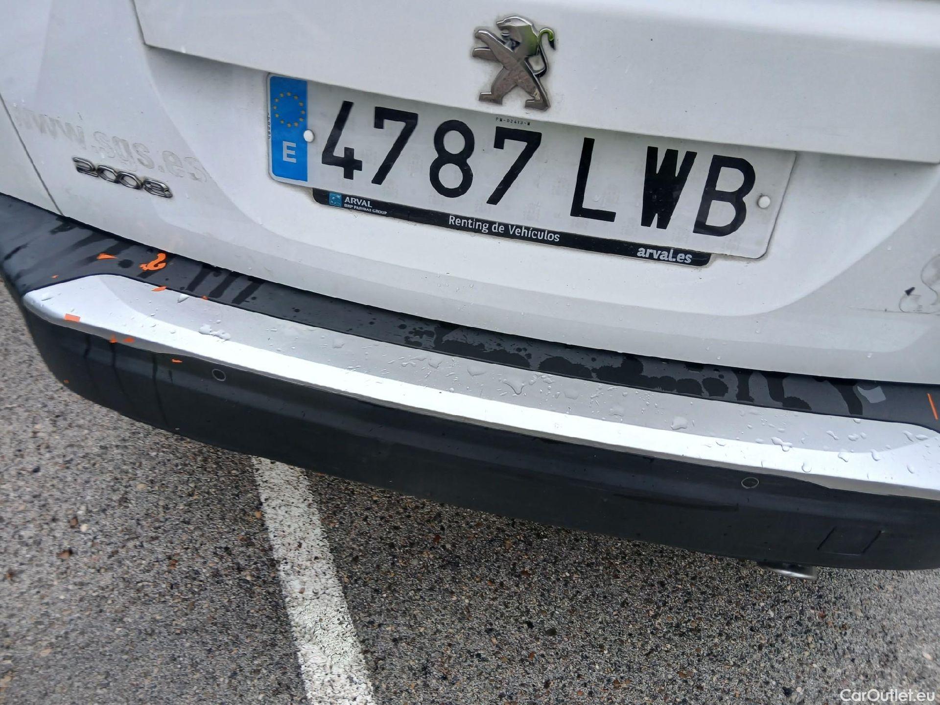  Peugeot  2008 PEUGEOT  / 2019 / 5P / todoterreno Allure BlueHDI 81kW (110CV) #23