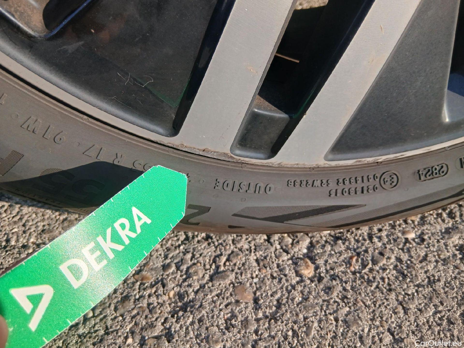  Mercedes  A-Klasse MERCEDES-BENZ Clase A / 2018 / 4P / sedán Sedán A 250 e #21