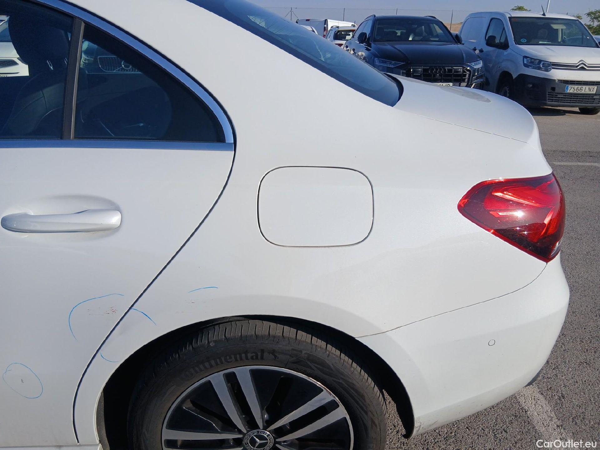  Mercedes  A-Klasse MERCEDES-BENZ Clase A / 2018 / 4P / sedán Sedán A 250 e #18
