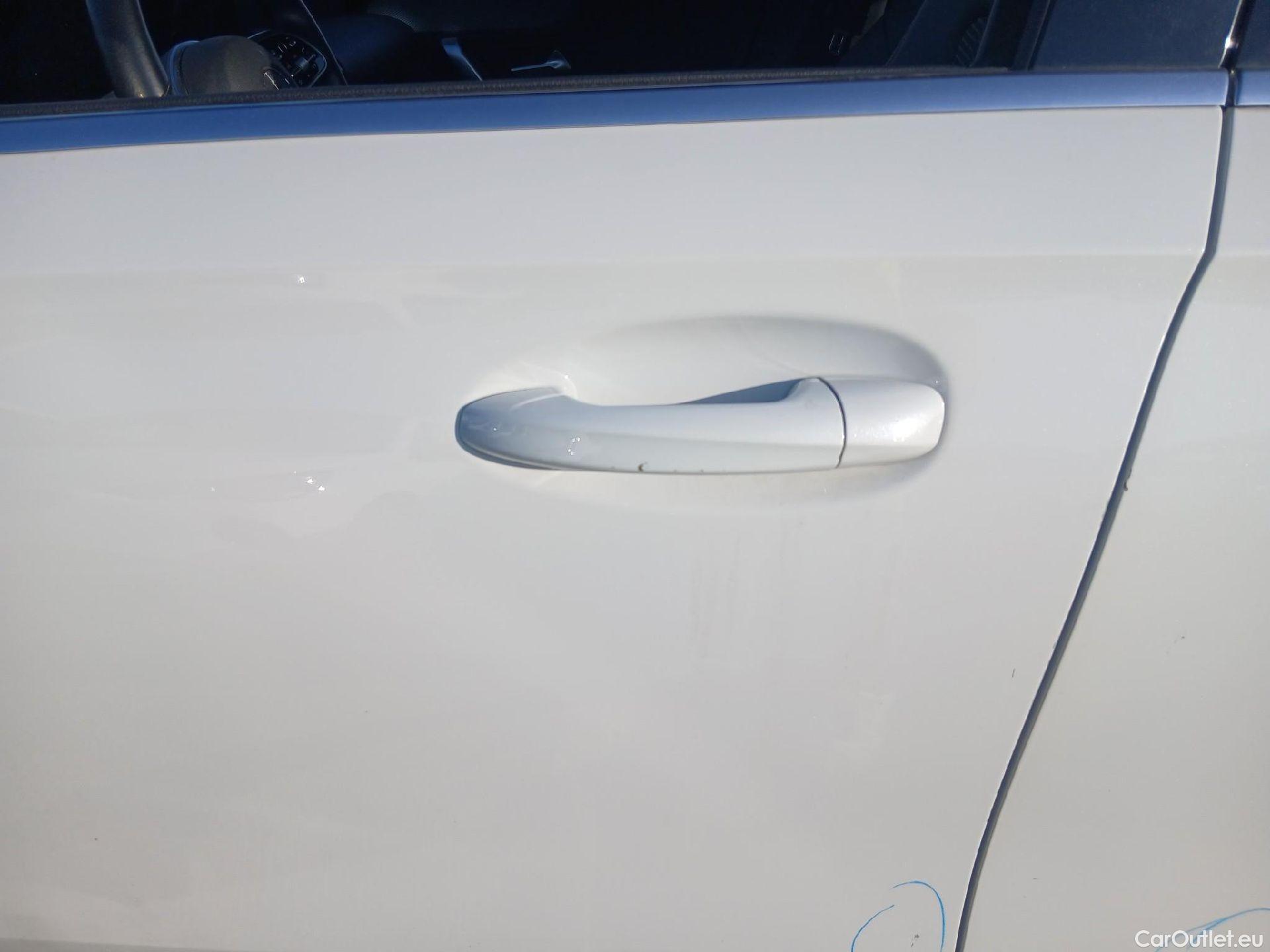  Mercedes  A-Klasse MERCEDES-BENZ Clase A / 2018 / 4P / sedán Sedán A 250 e #22