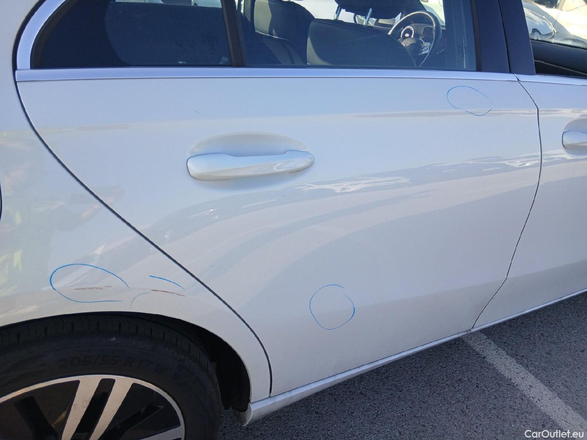  Mercedes  A-Klasse MERCEDES-BENZ Clase A / 2018 / 4P / sedán Sedán A 250 e #37