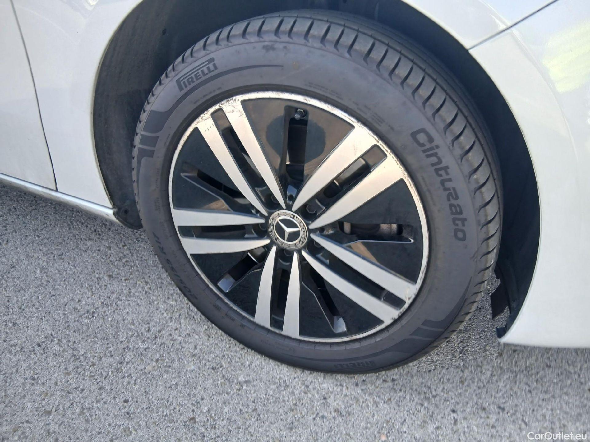  Mercedes  A-Klasse MERCEDES-BENZ Clase A / 2018 / 4P / sedán Sedán A 250 e #43