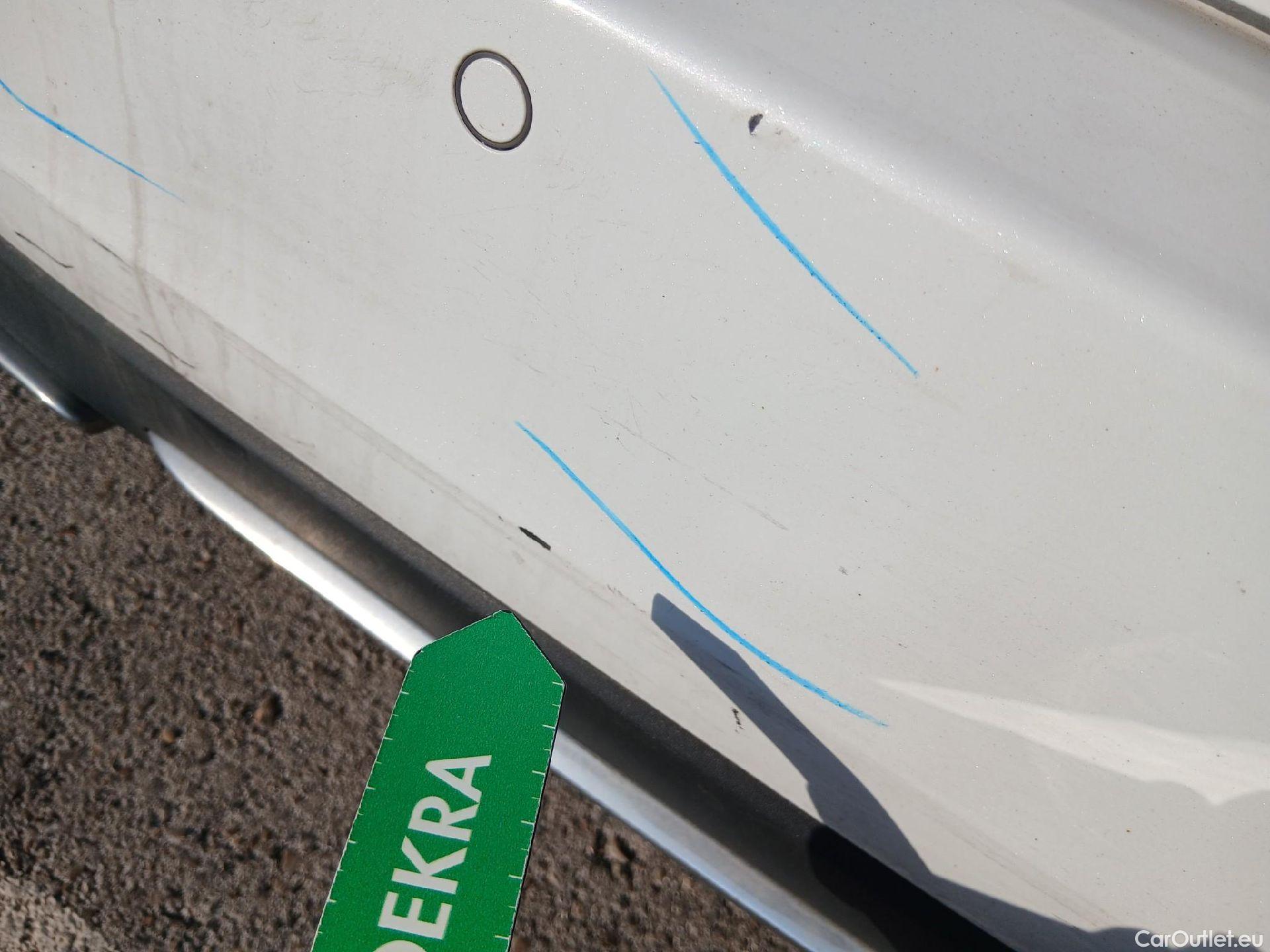  Mercedes  A-Klasse MERCEDES-BENZ Clase A / 2018 / 4P / sedán Sedán A 250 e #29