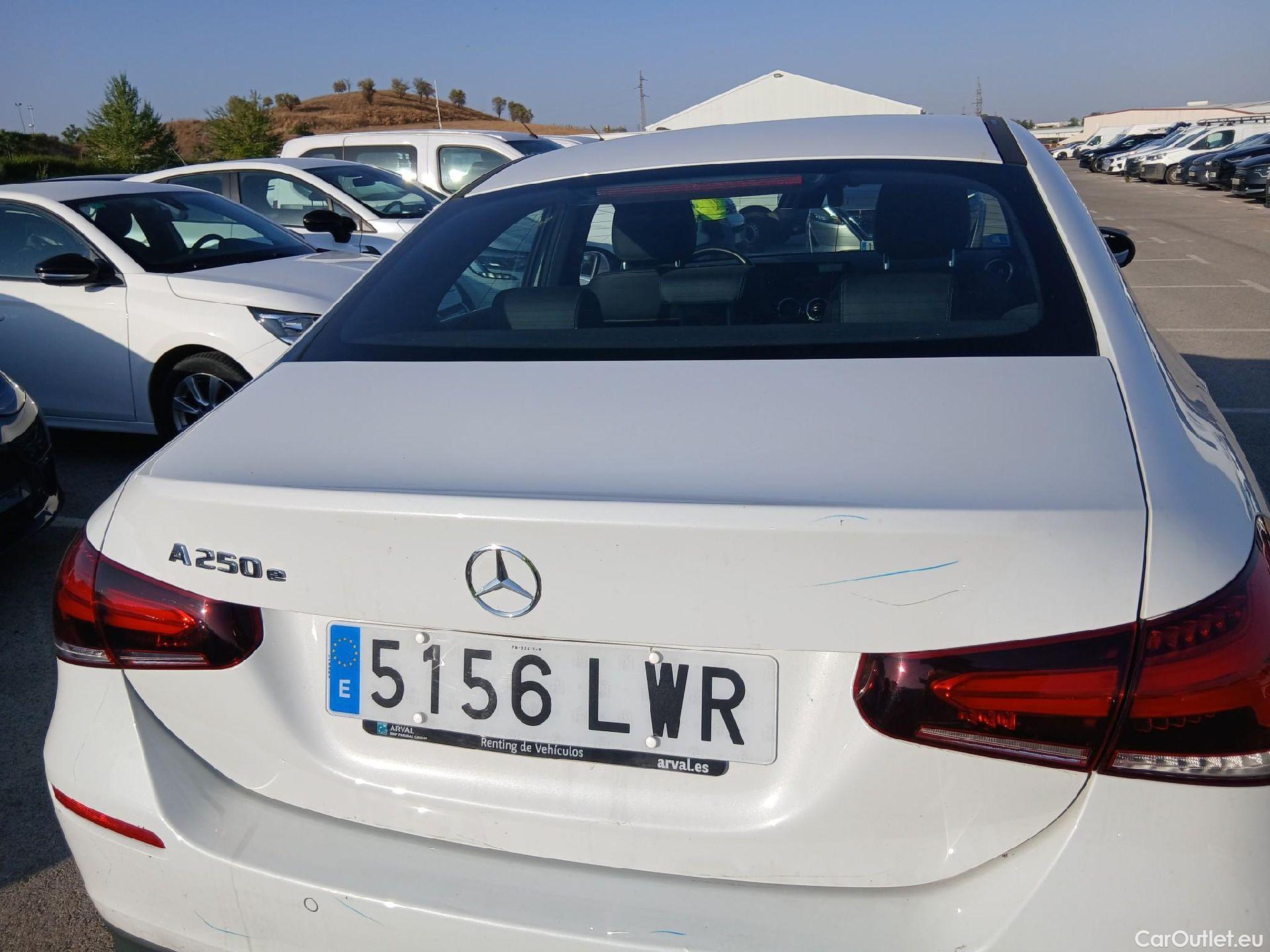  Mercedes  A-Klasse MERCEDES-BENZ Clase A / 2018 / 4P / sedán Sedán A 250 e #30