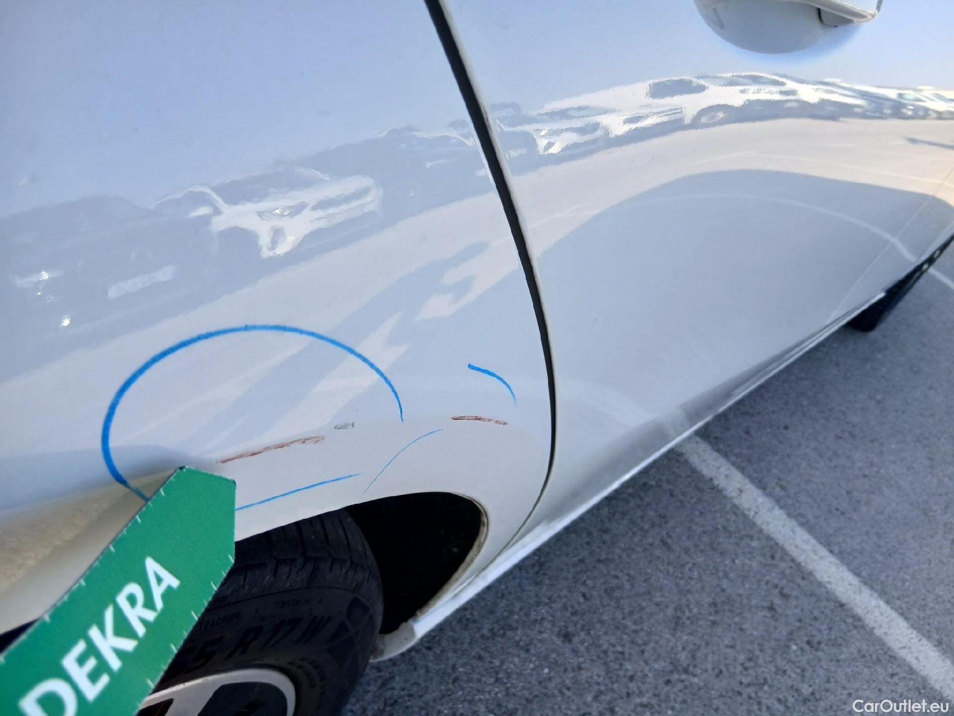  Mercedes  A-Klasse MERCEDES-BENZ Clase A / 2018 / 4P / sedán Sedán A 250 e #34