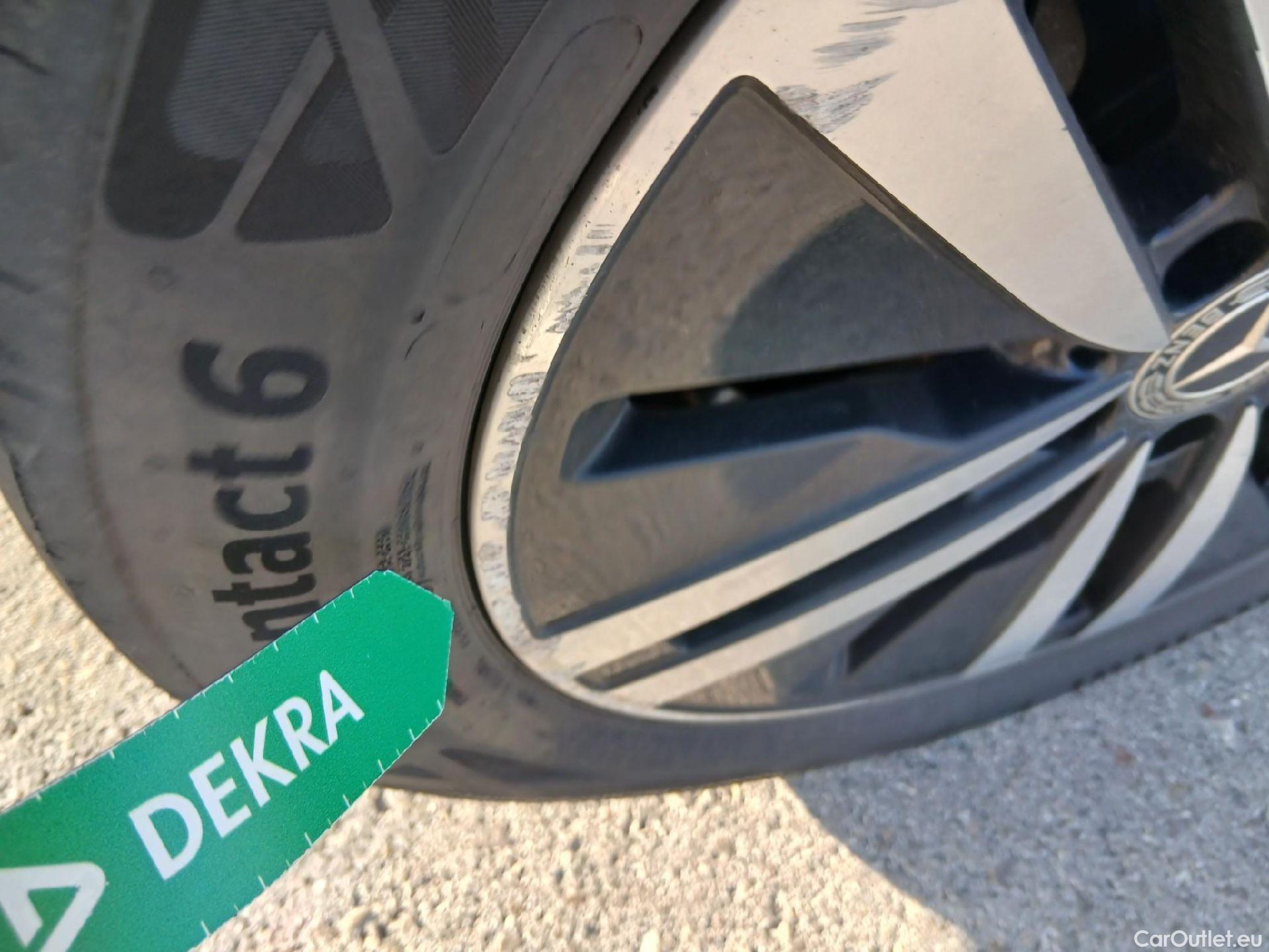  Mercedes  A-Klasse MERCEDES-BENZ Clase A / 2018 / 4P / sedán Sedán A 250 e #35