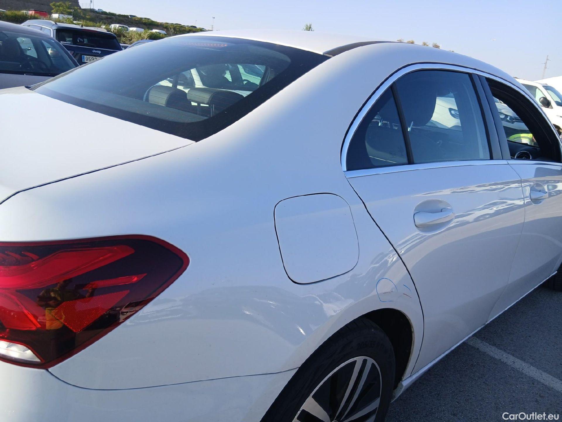  Mercedes  A-Klasse MERCEDES-BENZ Clase A / 2018 / 4P / sedán Sedán A 250 e #33