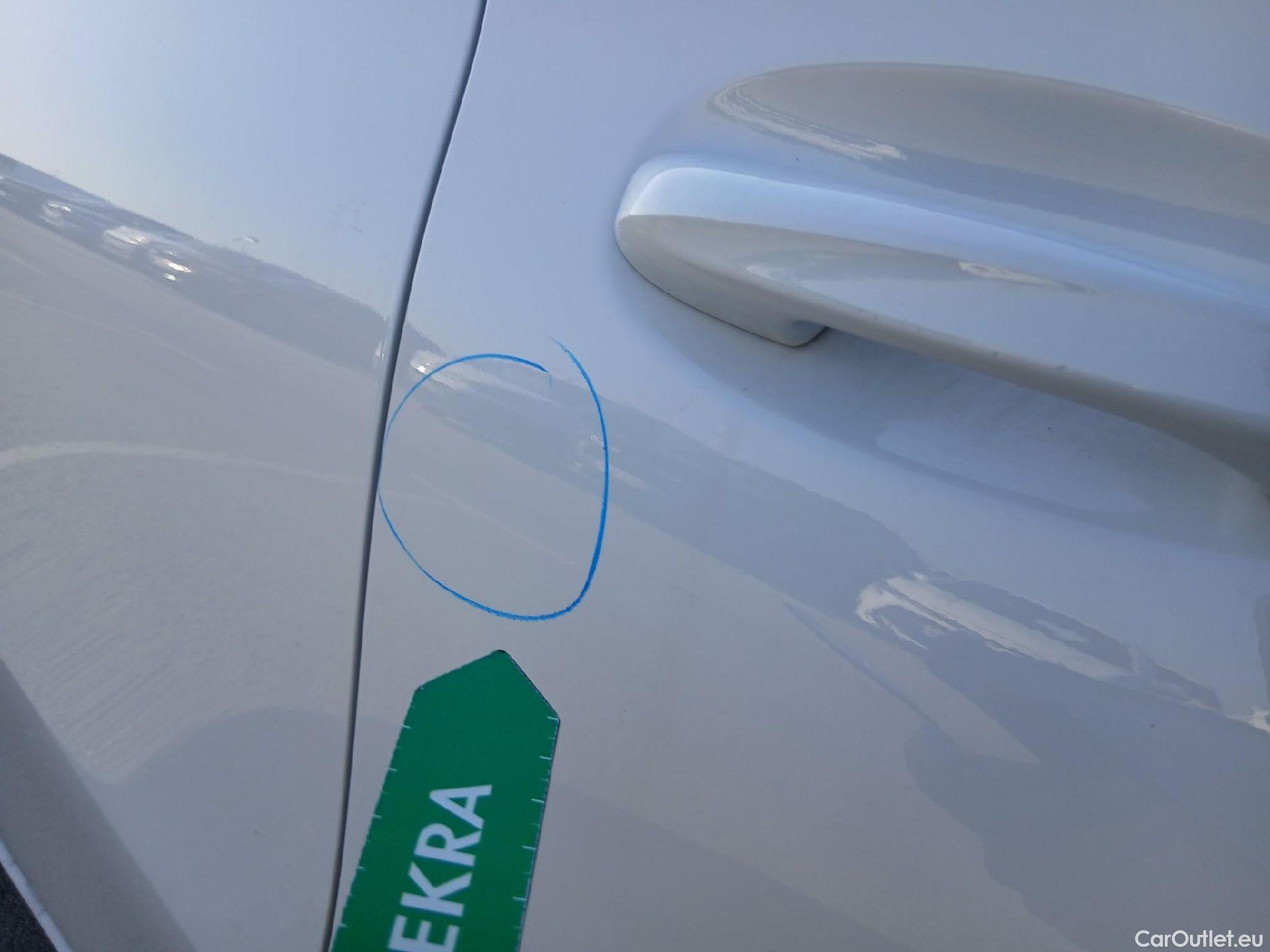  Mercedes  A-Klasse MERCEDES-BENZ Clase A / 2018 / 4P / sedán Sedán A 250 e #45