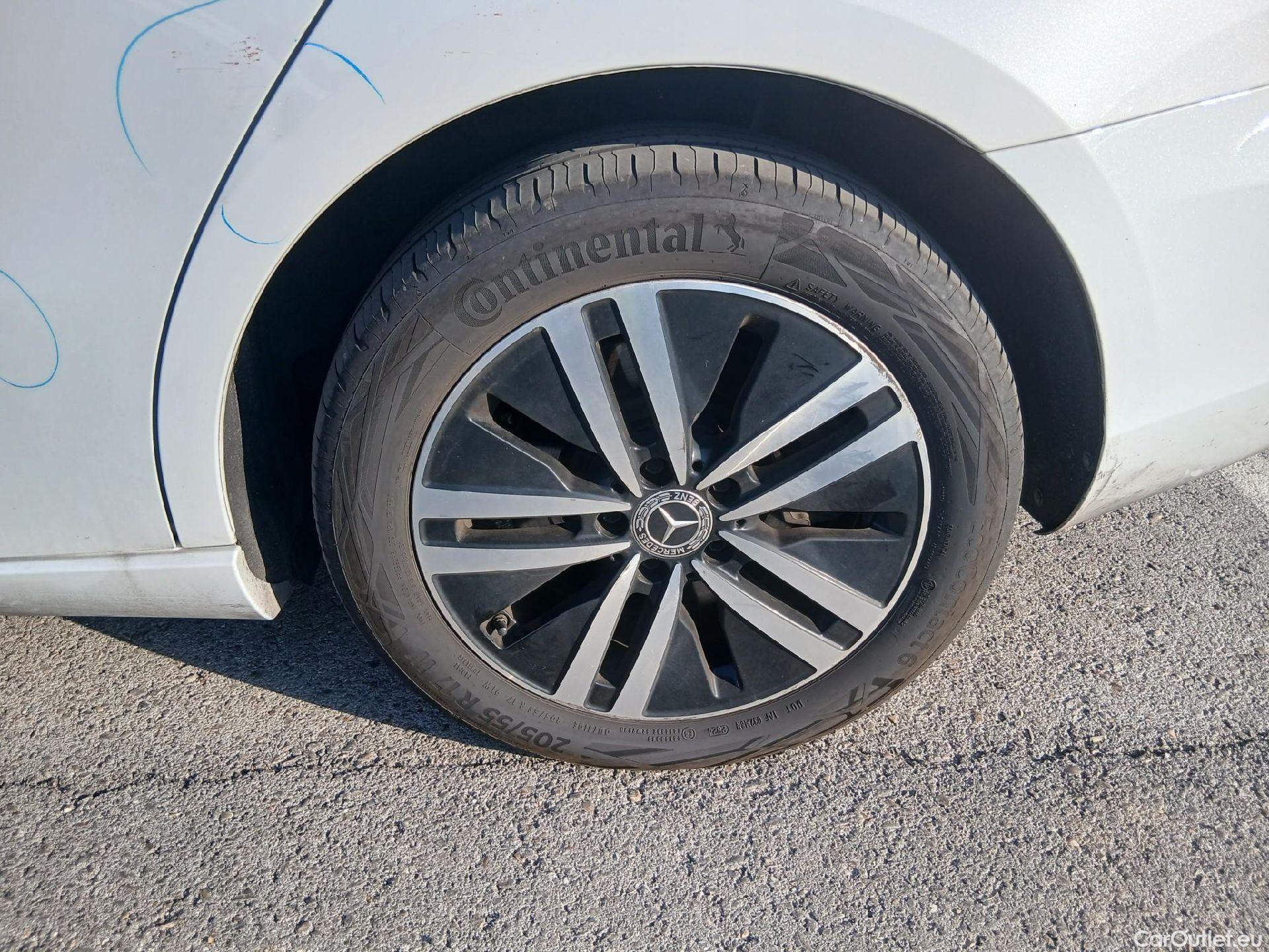  Mercedes  A-Klasse MERCEDES-BENZ Clase A / 2018 / 4P / sedán Sedán A 250 e #20