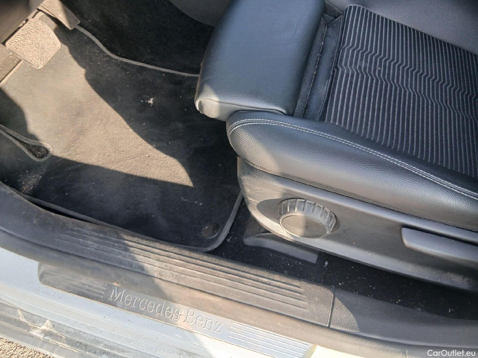  Mercedes  A-Klasse MERCEDES-BENZ Clase A / 2018 / 4P / sedán Sedán A 250 e #26