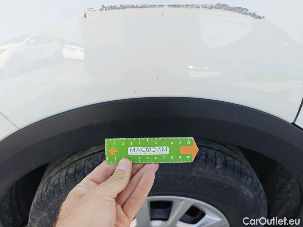  Citroen  C4 CITROEN  / 2020 / 5P / berlina con portón BlueHdi 110 S&S Live Pack #26