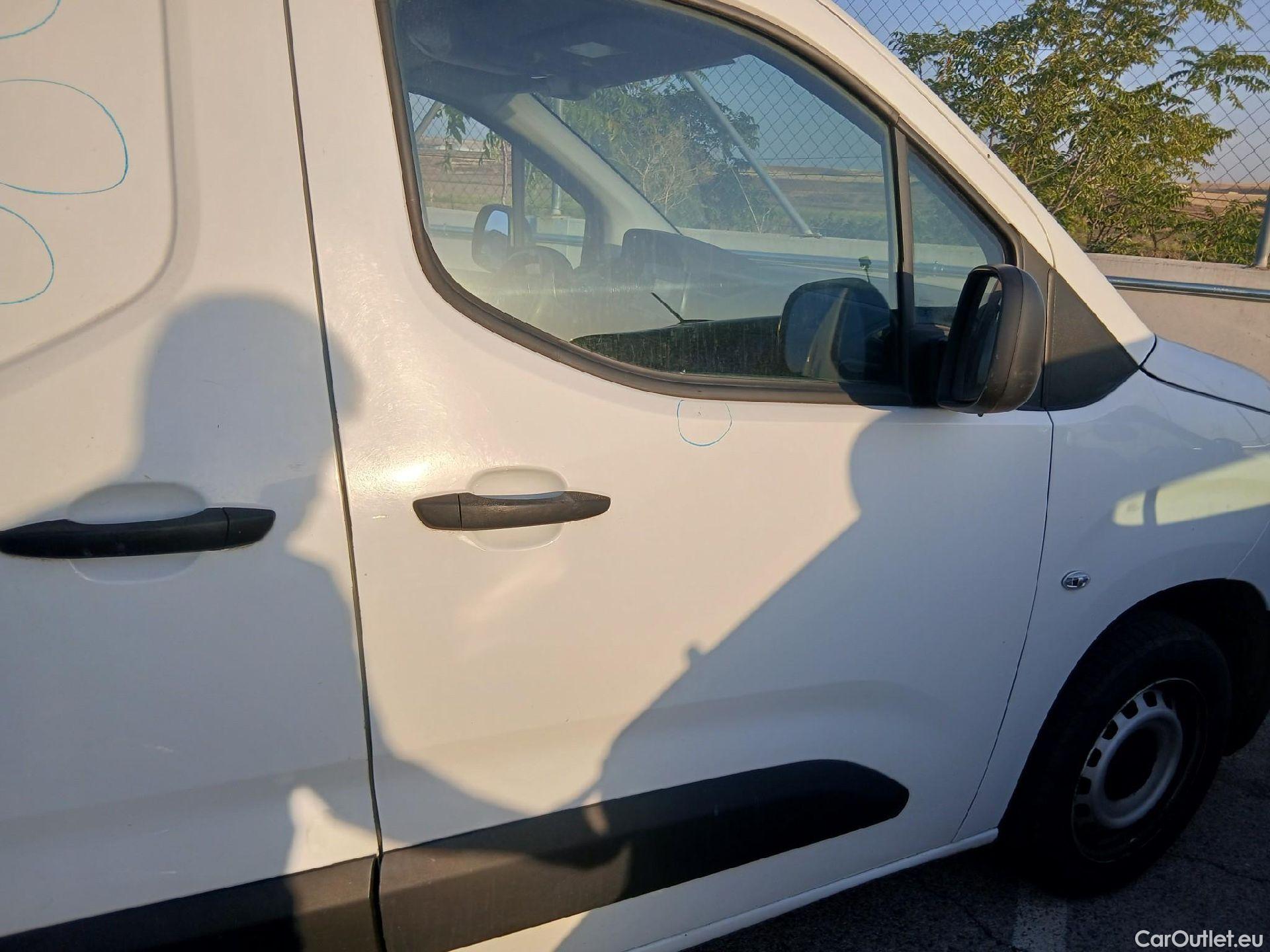  Peugeot  Partner PEUGEOT  / 2018 / 3P / furgón derivado de turismo Pro Standard 600kg BlueHDi 73kW (AC) #17