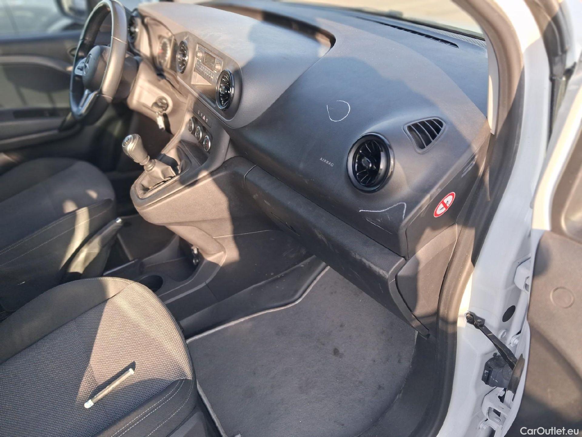  Mercedes  Citan MERCEDES-BENZ  / 2021 / 5P / monovolumen compacto 110 CDI 70kW Tourer Base Largo #3