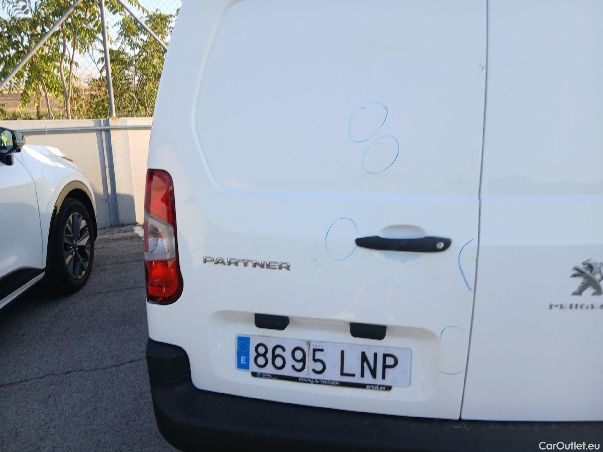  Peugeot  Partner PEUGEOT  / 2018 / 3P / furgón derivado de turismo Pro Standard 600kg BlueHDi 73kW (AC) #13