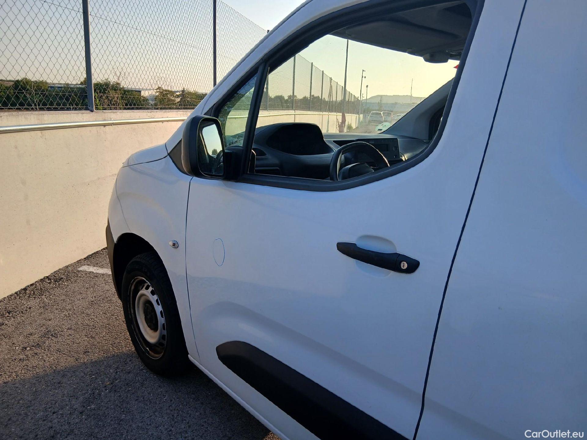  Peugeot  Partner PEUGEOT  / 2018 / 3P / furgón derivado de turismo Pro Standard 600kg BlueHDi 73kW (AC) #8