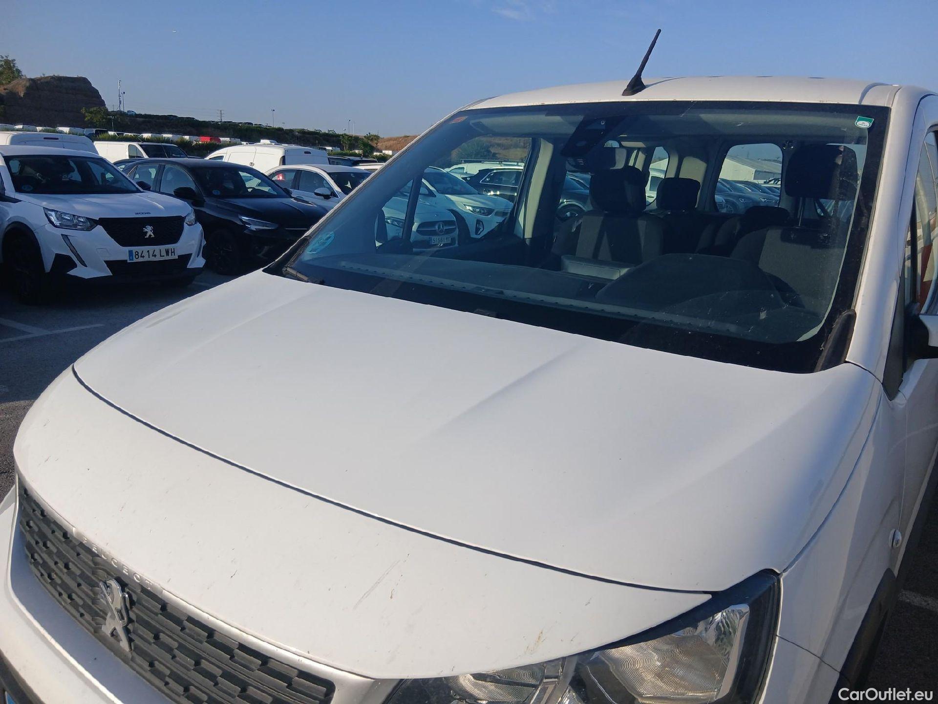  Peugeot  RIFTER PEUGEOT  / 2018 / 4P / combi Active Standard BlueHDi 73kW (IND) #17