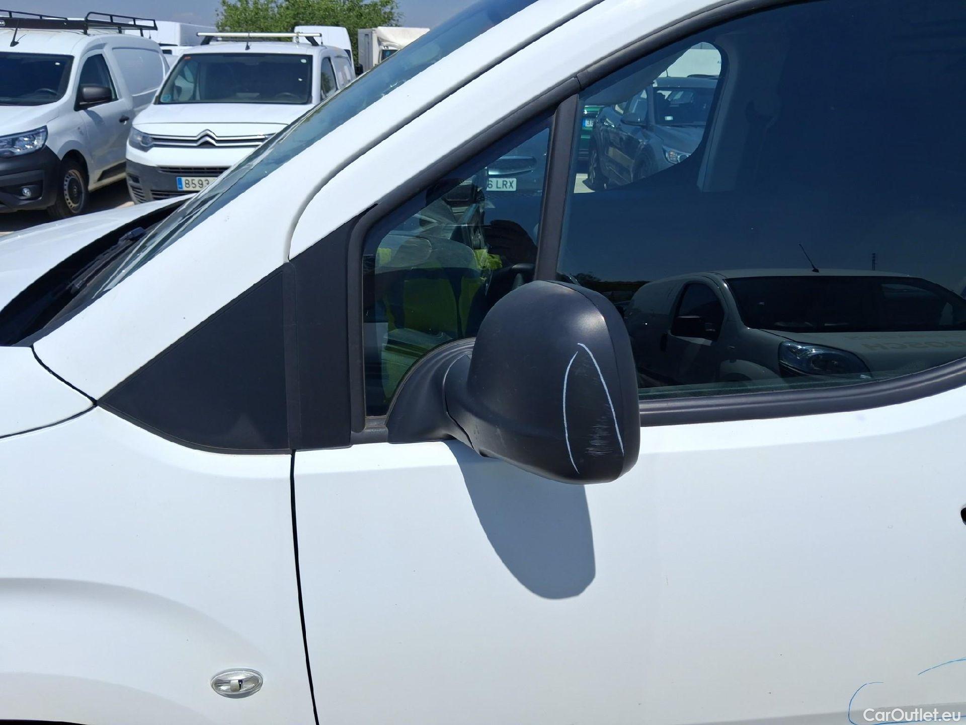  Opel  Combo OPEL  / 2018 / 3P / furgón derivado de turismo 1.5 TD 56kW (75CV) Express L H1 650kg #35