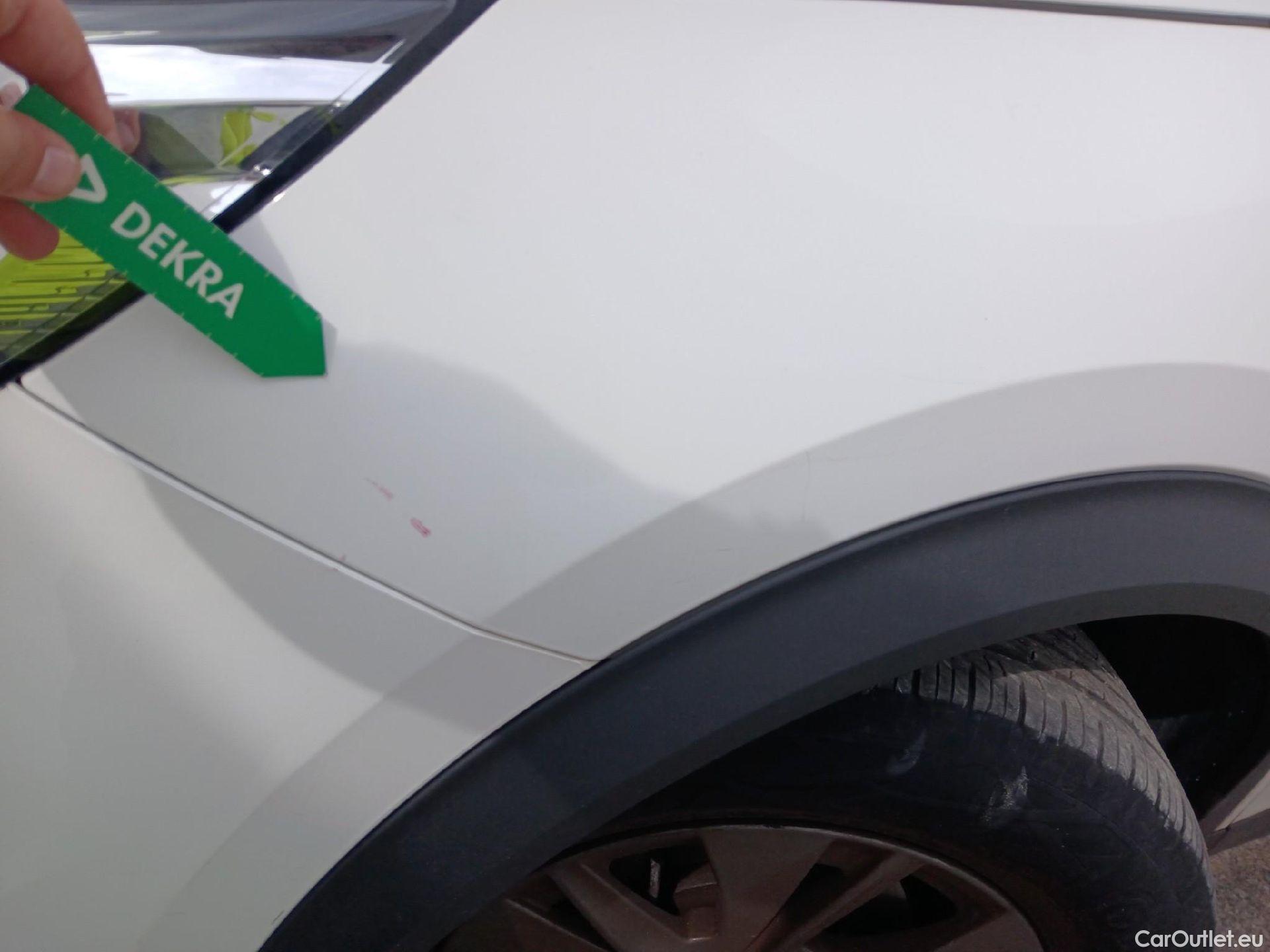  Peugeot  2008 PEUGEOT  / 2019 / 5P / todoterreno Active Pack Puretech 100 S&S BVM6 #21