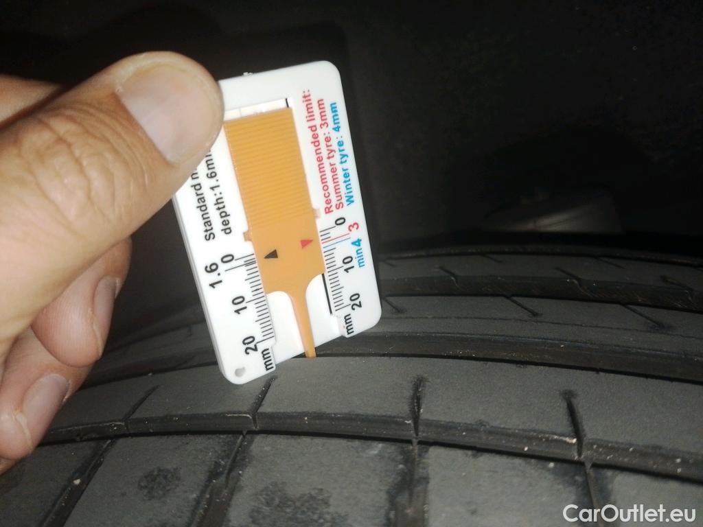  Volvo  XC60 VOLVO  2.0 T6 AWD Recharge Core Auto #4