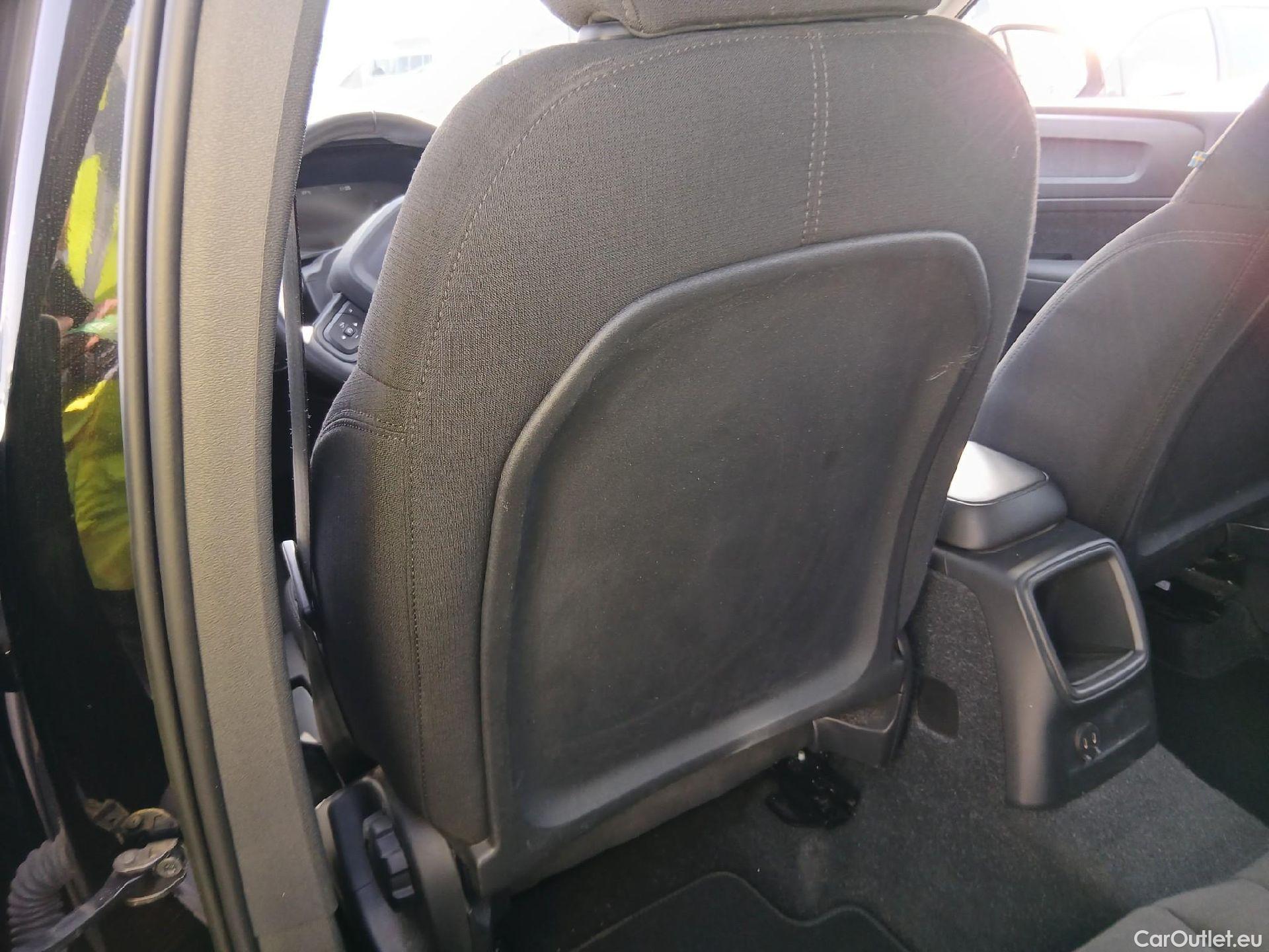  Volvo  XC 40 VOLVO XC40 / 2021 / 5P / todoterreno 1.5 T4 Recharge PHEV Essential Auto #25