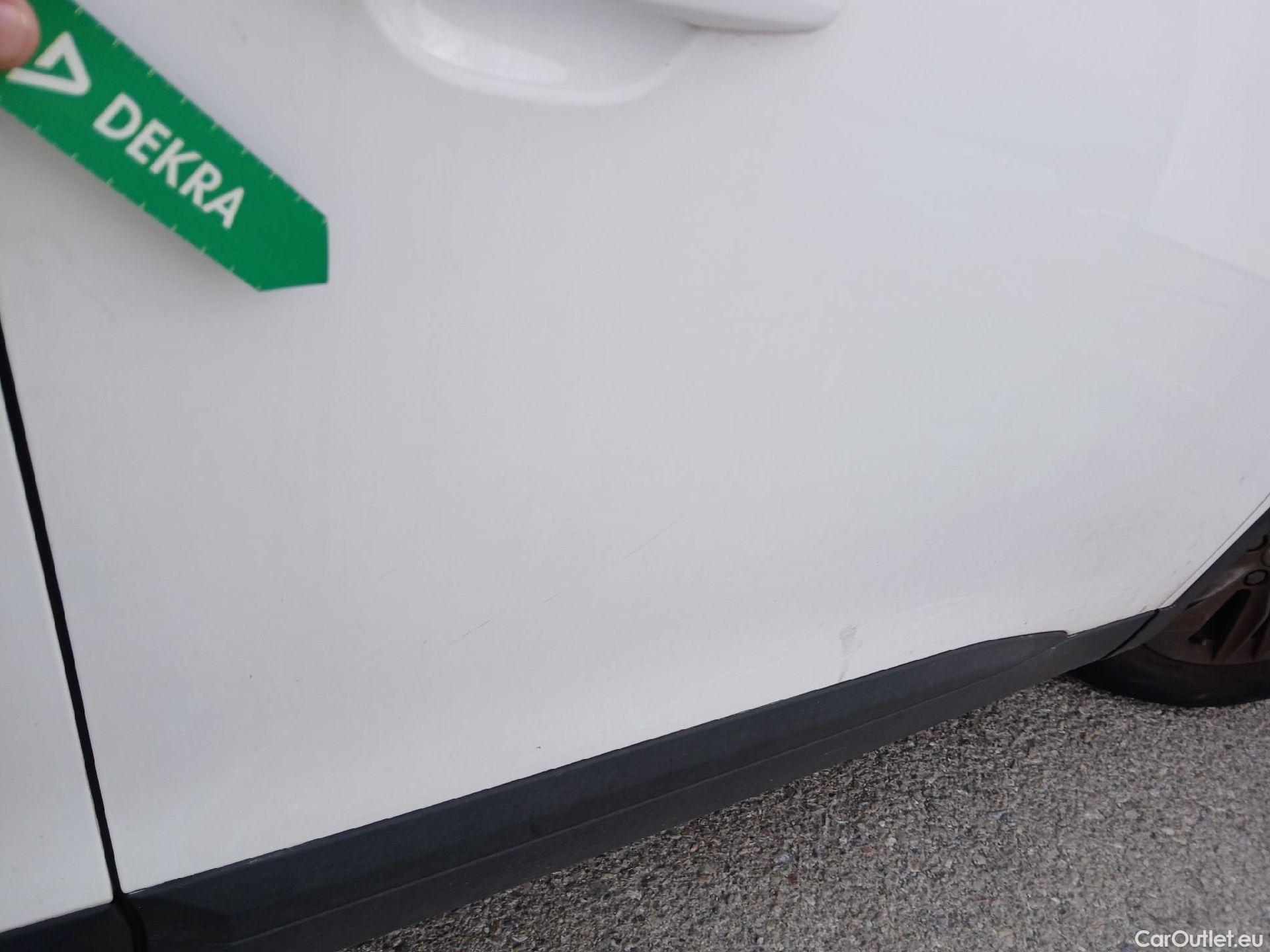  Peugeot  2008 PEUGEOT  / 2019 / 5P / todoterreno Active Pack Puretech 100 S&S BVM6 #59