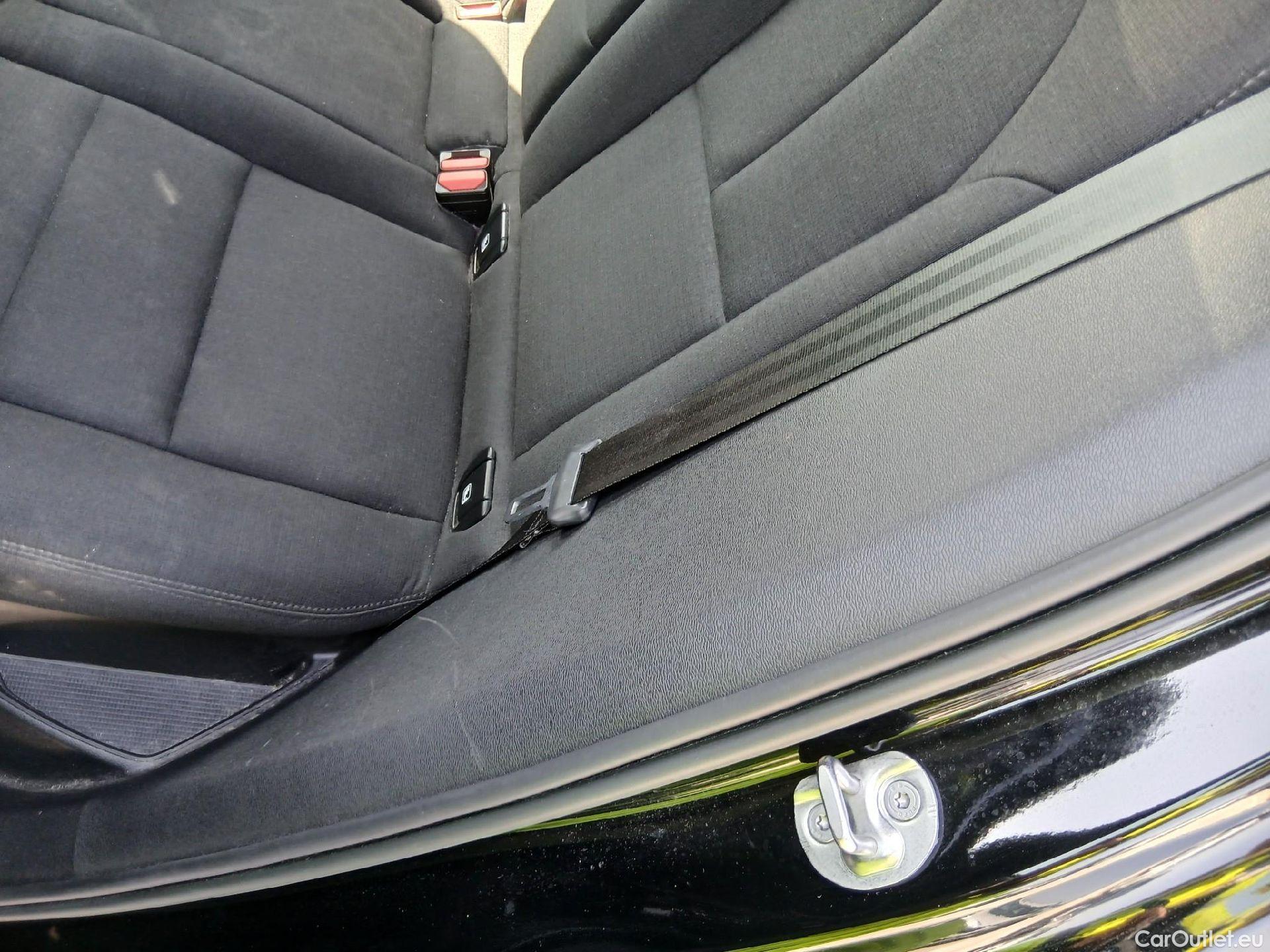  Volvo  XC 40 VOLVO XC40 / 2021 / 5P / todoterreno 1.5 T4 Recharge PHEV Essential Auto #24