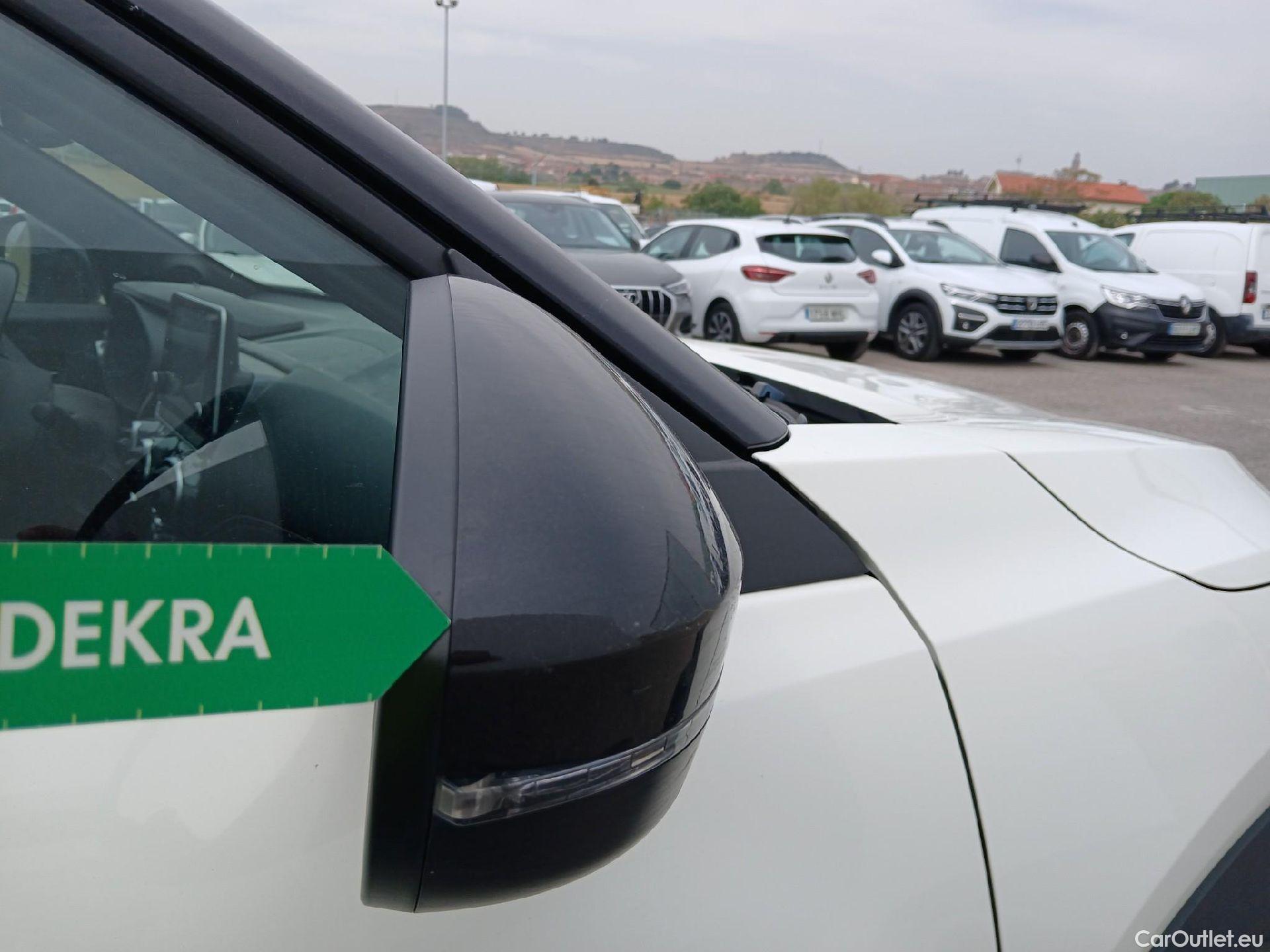  Nissan  Juke NISSAN  / 2019 / 5P / crossover 1.6 Hybrid 105kW (145CV) N-Connecta #44