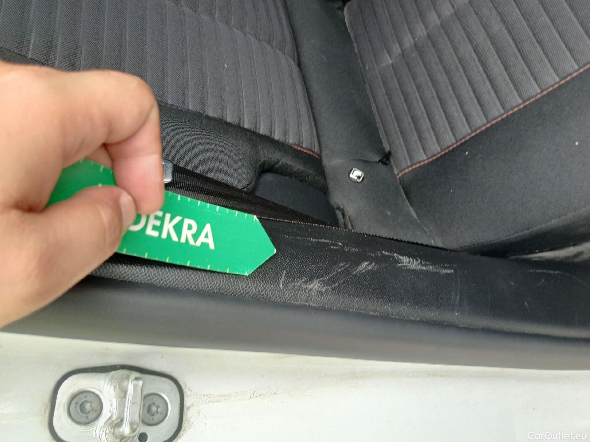  Peugeot  2008 PEUGEOT  / 2019 / 5P / todoterreno Active Pack Puretech 100 S&S BVM6 #10