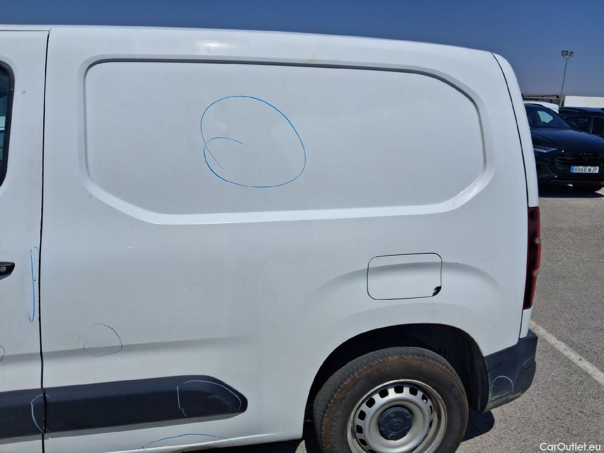  Opel  Combo OPEL  / 2018 / 3P / furgón derivado de turismo 1.5 TD 56kW (75CV) Express L H1 650kg #40