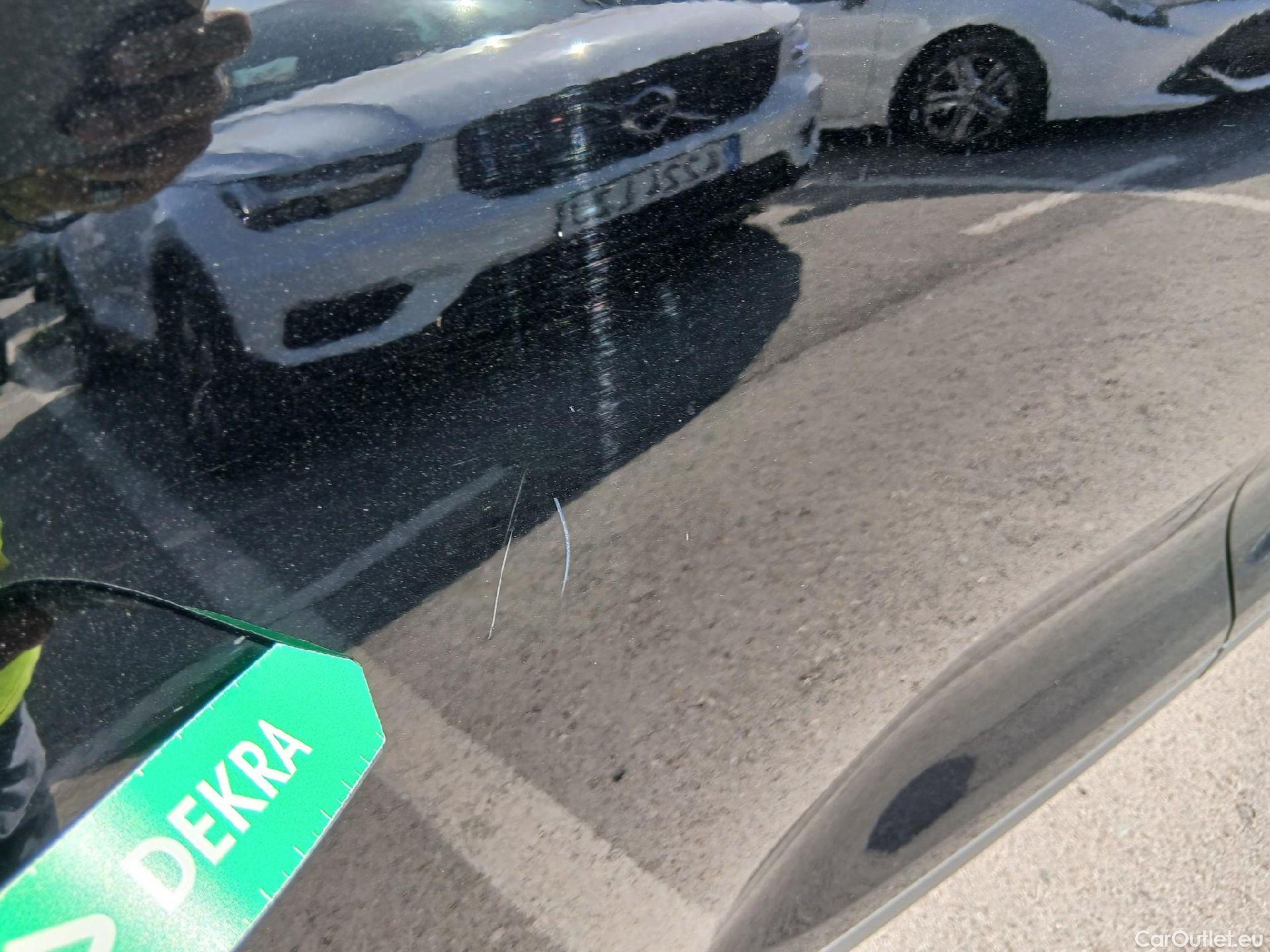  Volvo  XC 40 VOLVO XC40 / 2021 / 5P / todoterreno 1.5 T4 Recharge PHEV Essential Auto #36