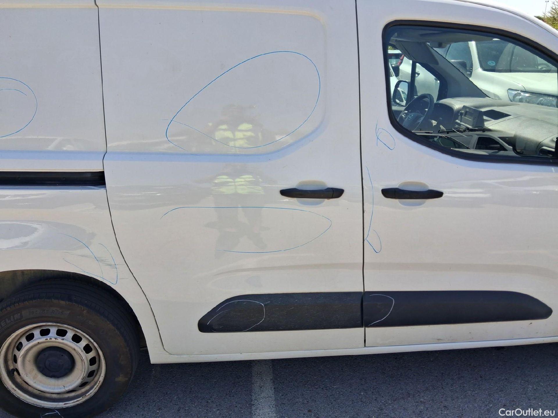  Opel  Combo OPEL  / 2018 / 3P / furgón derivado de turismo 1.5 TD 56kW (75CV) Express L H1 650kg #64