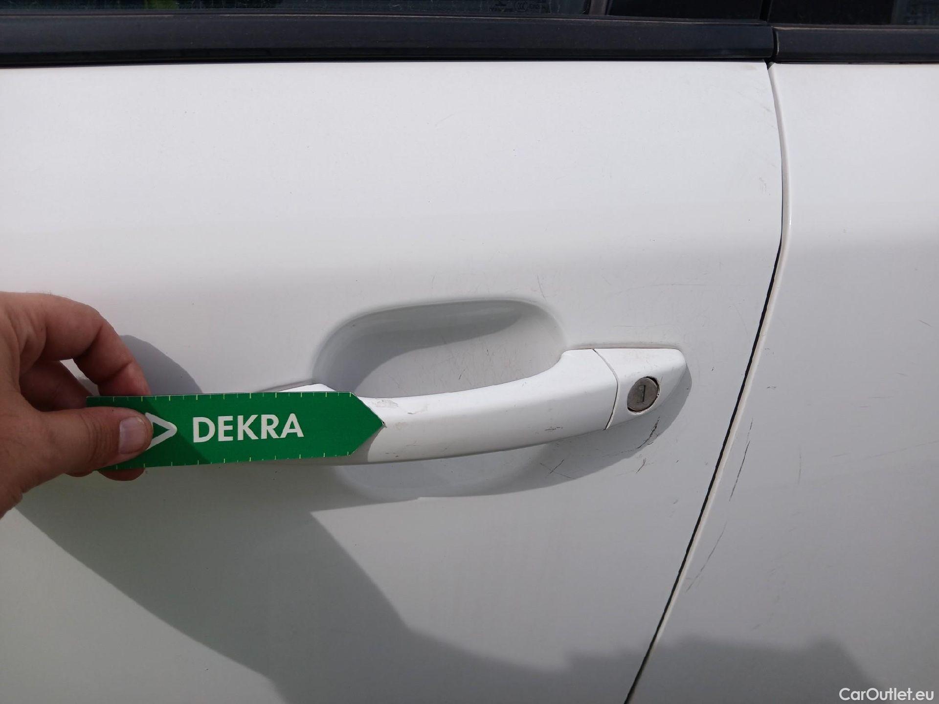  Peugeot  2008 PEUGEOT  / 2019 / 5P / todoterreno Active Pack Puretech 100 S&S BVM6 #32